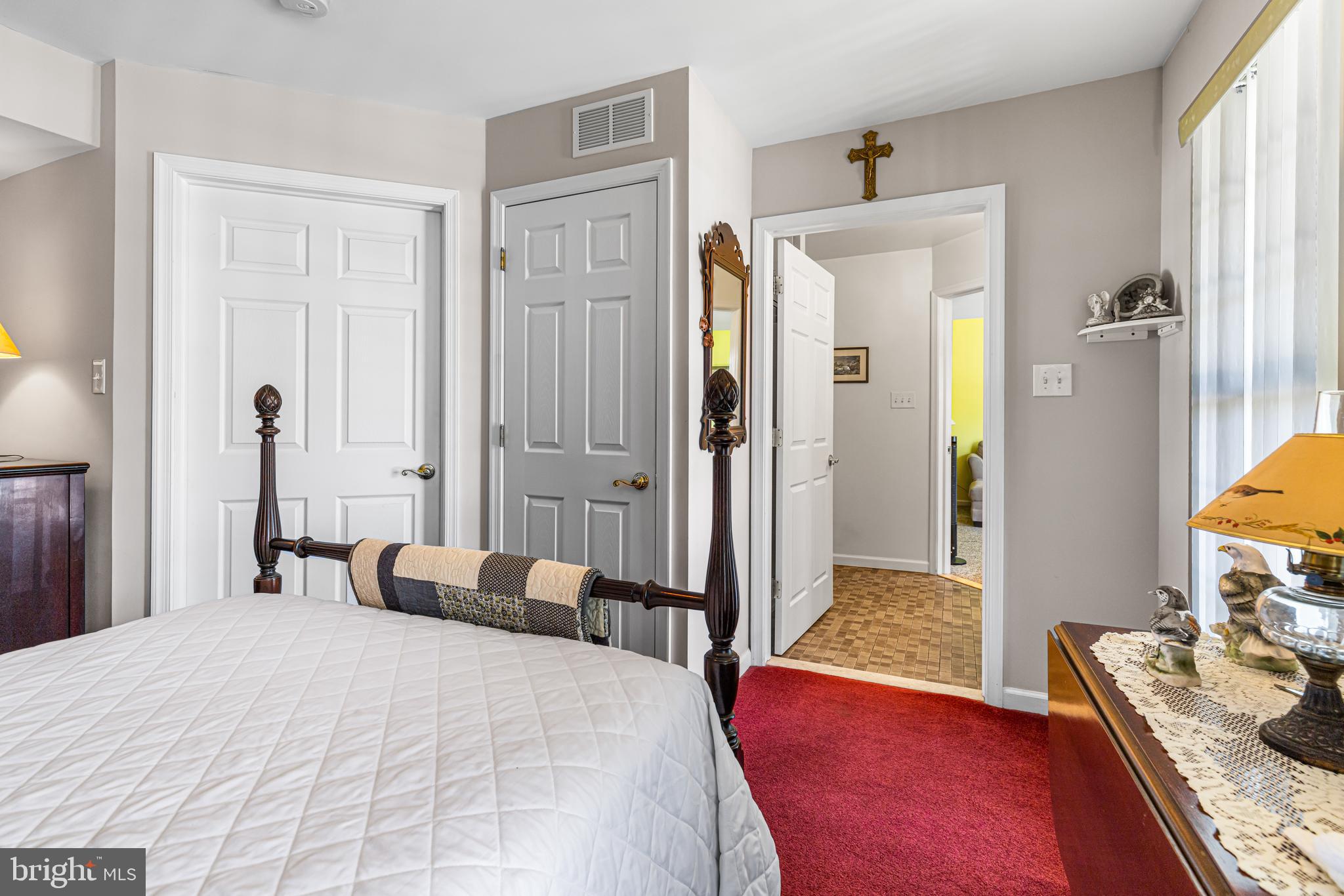 WILLOW MANOR - Residential