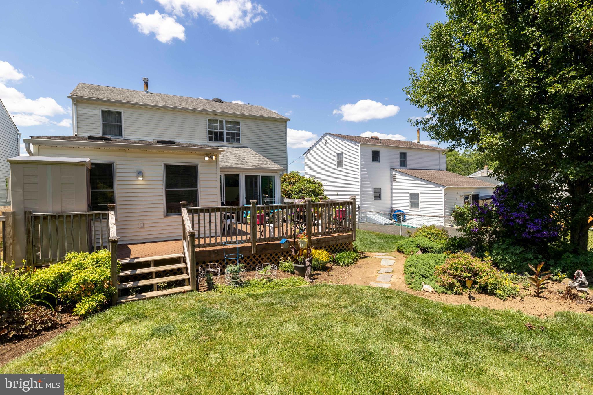 WILLOW MANOR - Residential