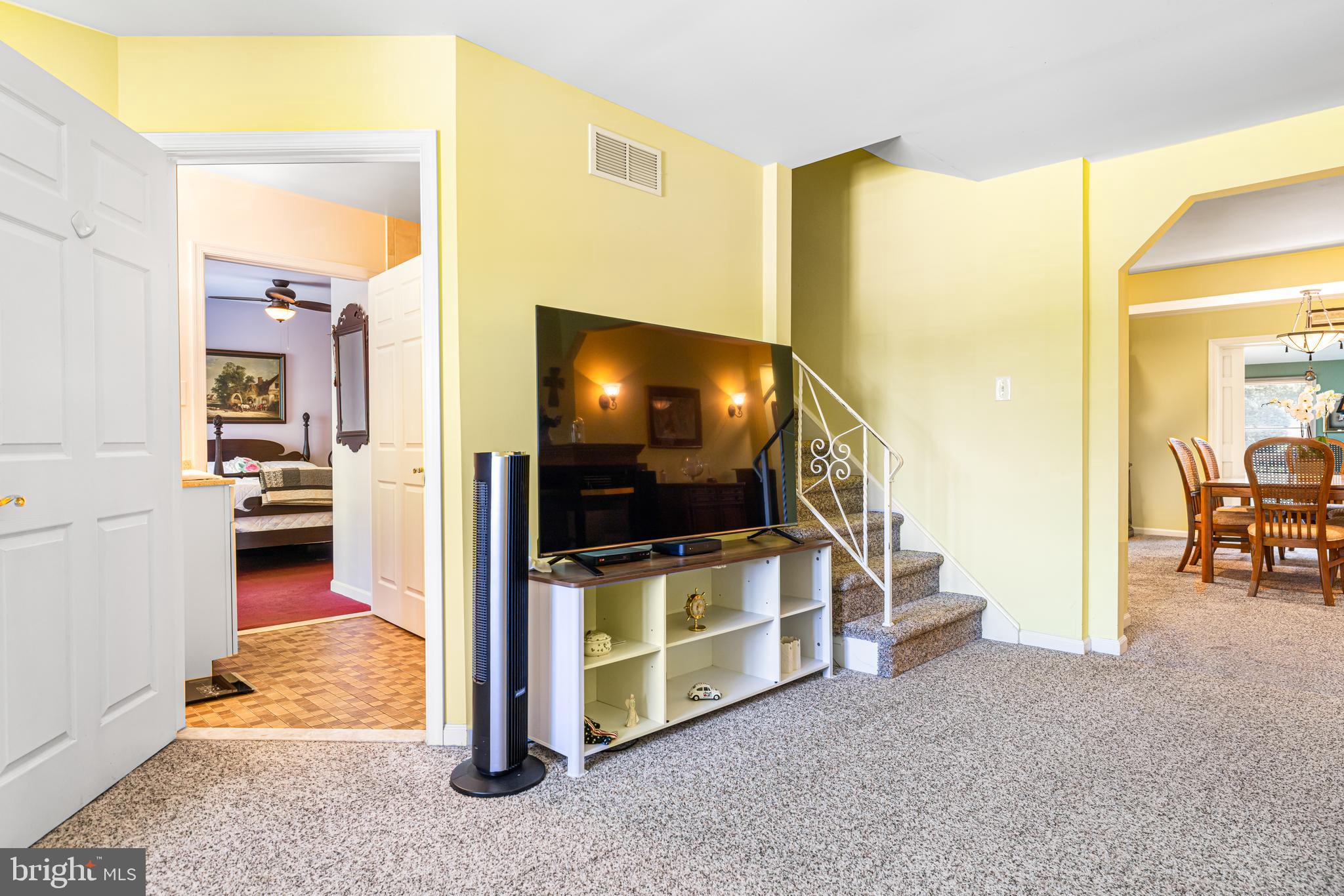 WILLOW MANOR - Residential