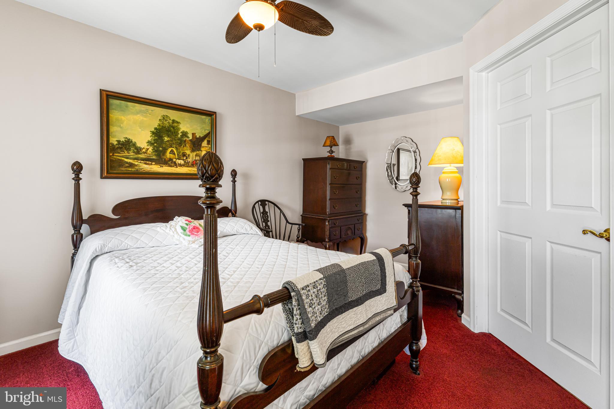 WILLOW MANOR - Residential