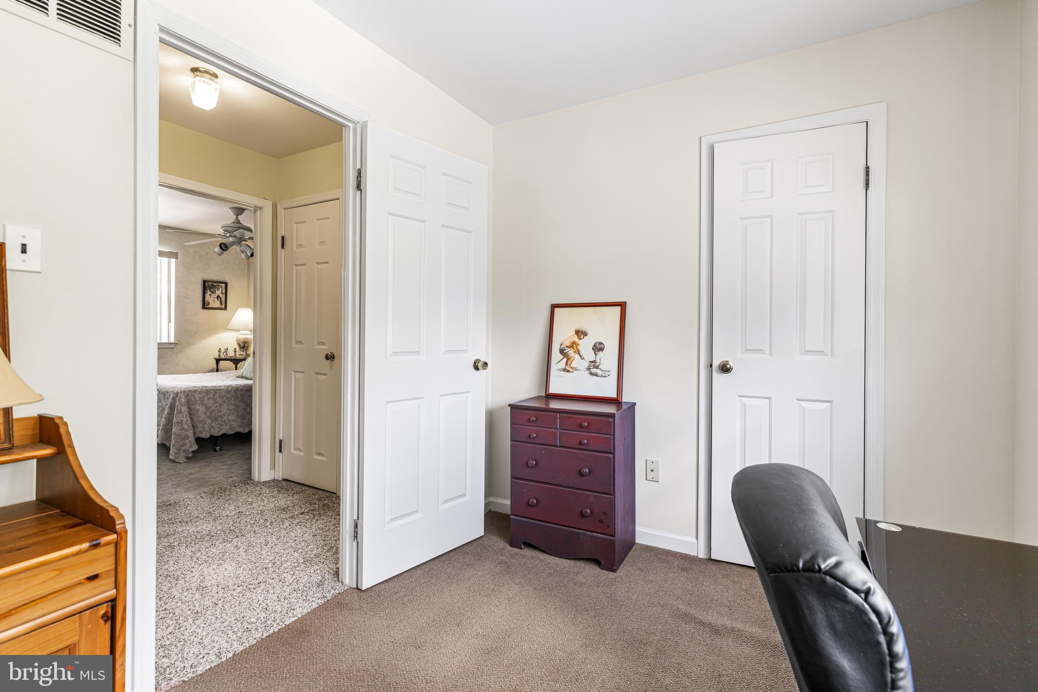 WILLOW MANOR - Residential