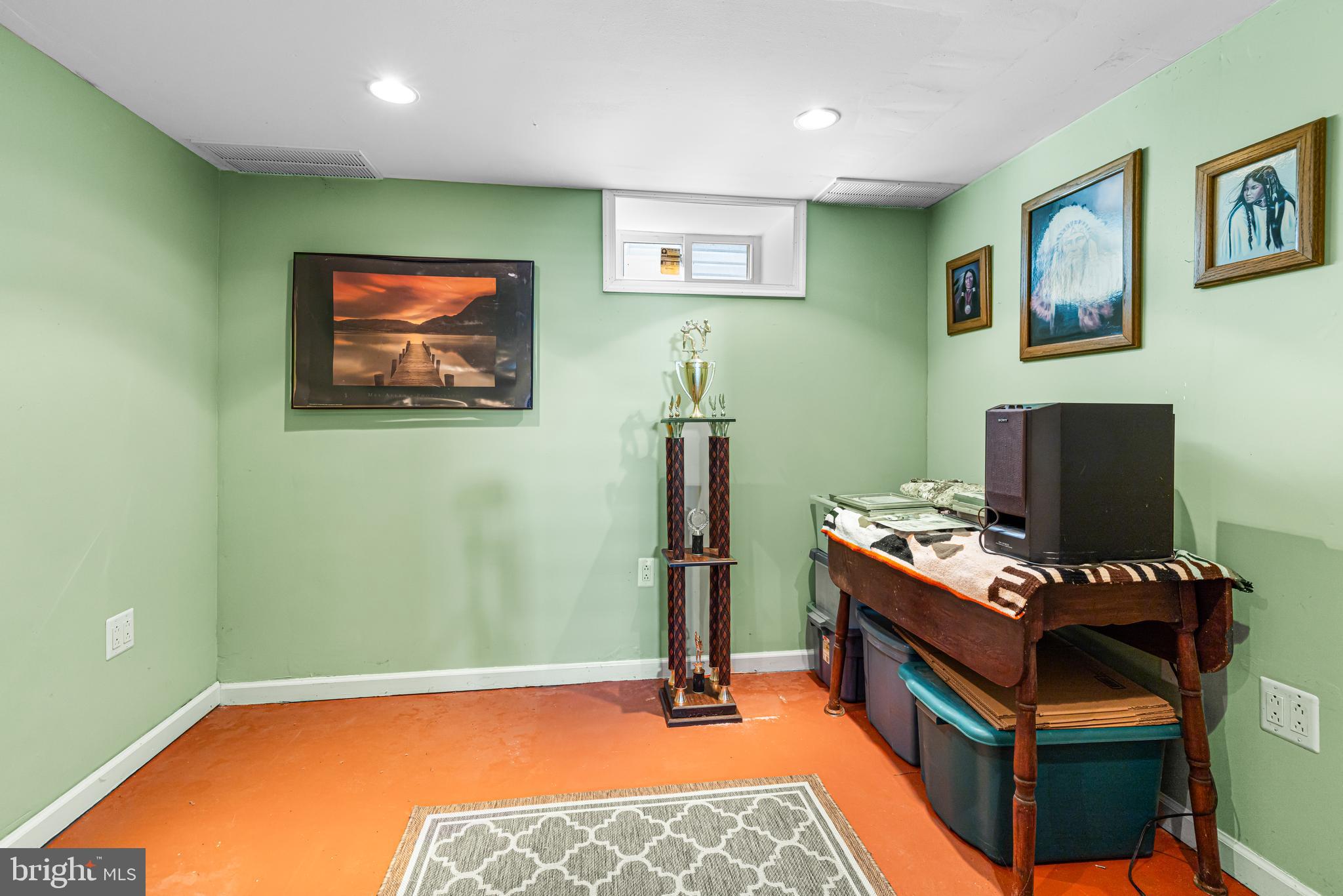 WILLOW MANOR - Residential