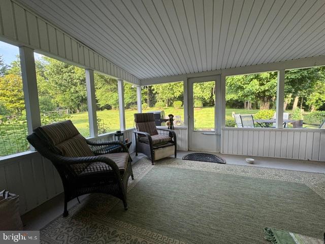 COLONIAL HILLS - Residential