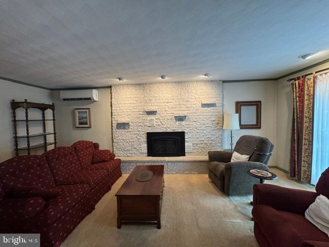 COLONIAL HILLS - Residential