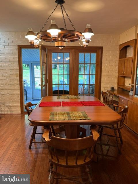 COLONIAL HILLS - Residential