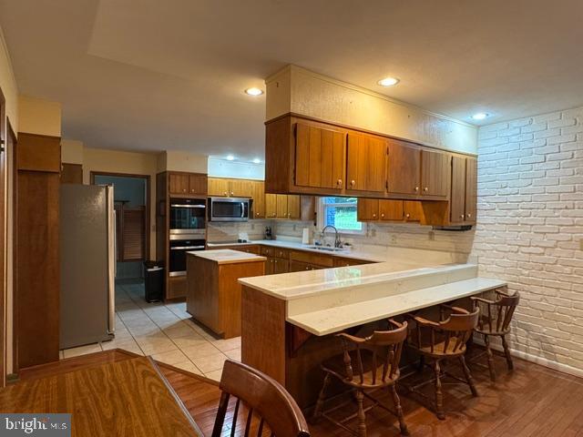 COLONIAL HILLS - Residential