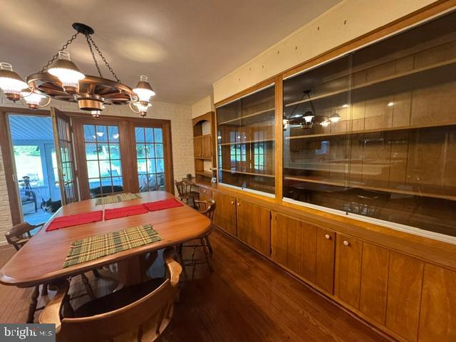 COLONIAL HILLS - Residential