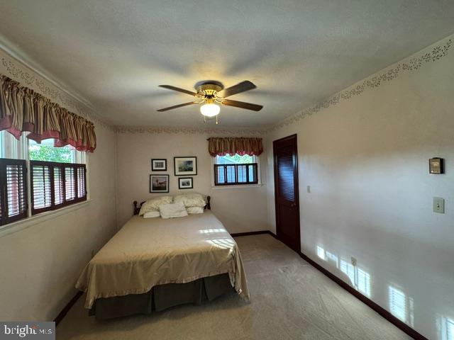 COLONIAL HILLS - Residential