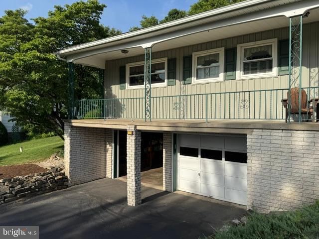 COLONIAL HILLS - Residential