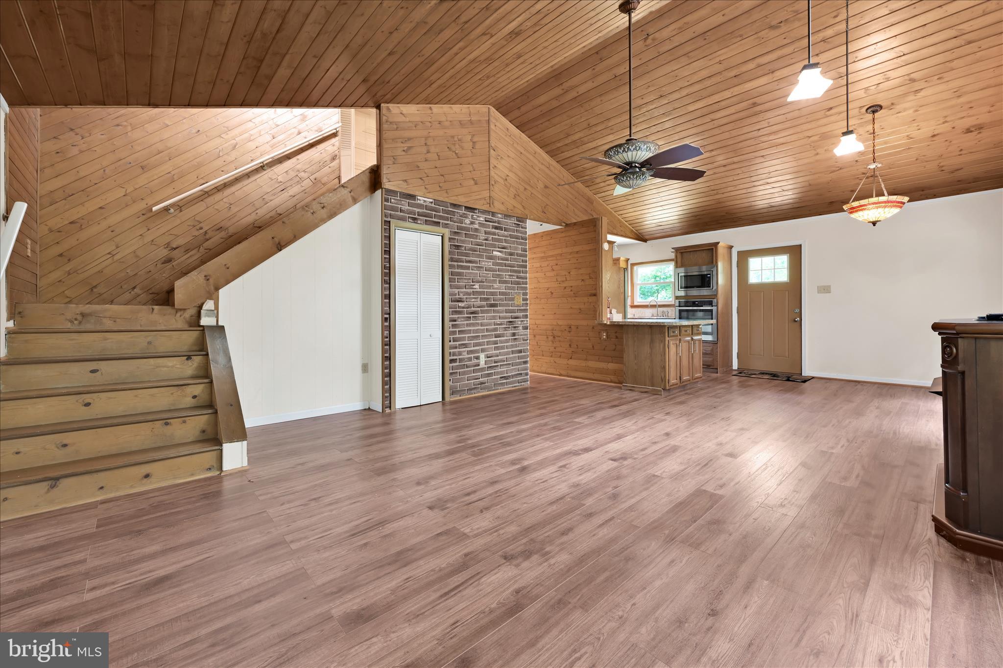 LAKE WYNONAH - Residential