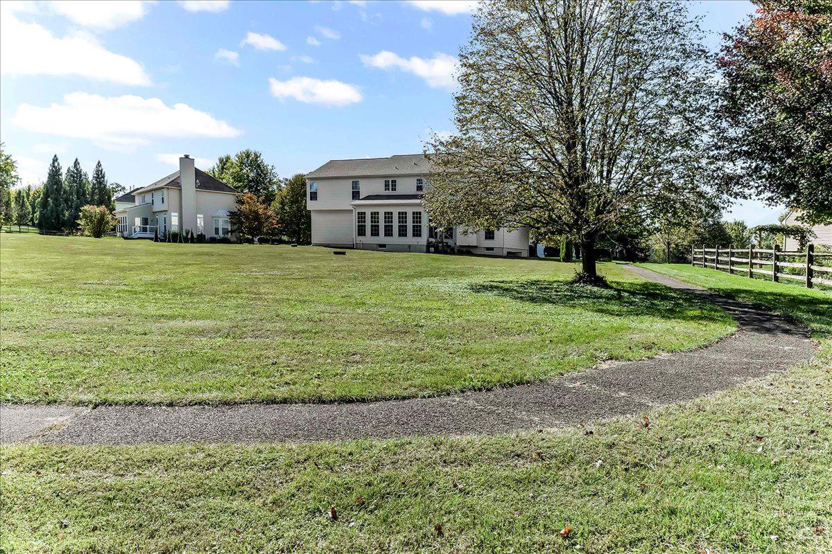 COUNTRY WALK - Residential