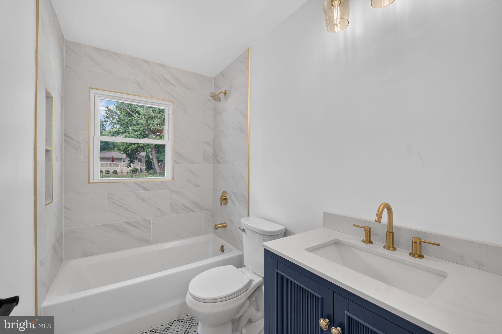 HILLSMERE ESTATES - Residential