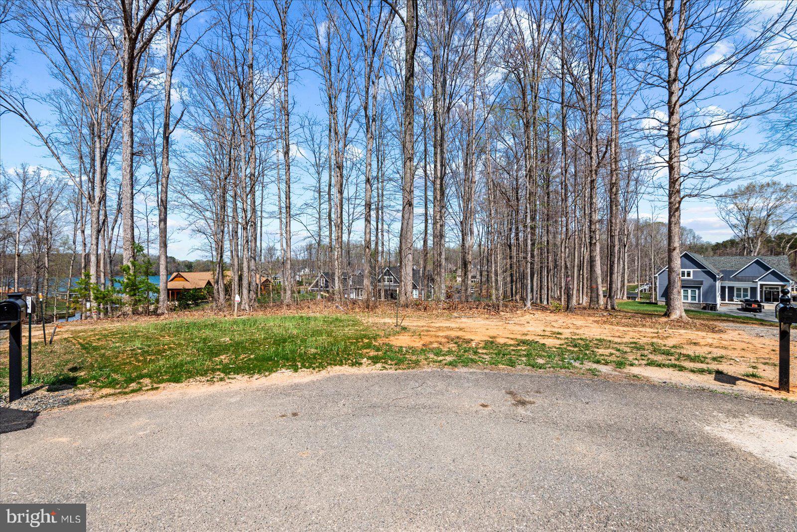 MILL RUN - Land