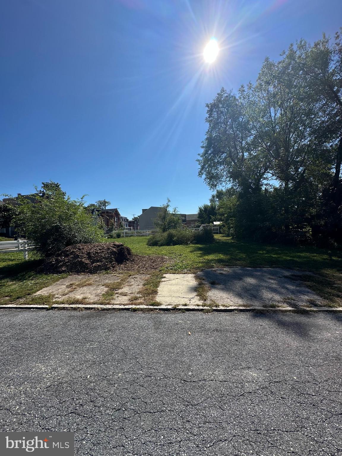PRIME MIDTOWN REDEVELOPMENT OPPORTUNITY! Located in desirable Olde Uptown, this vacant lot is ready for an investor or builder to construct a new row home or multi-unit property. Leverage the historic architecture and robust rental market of this established neighborhood, with easy access to the Capitol Complex and local amenities.