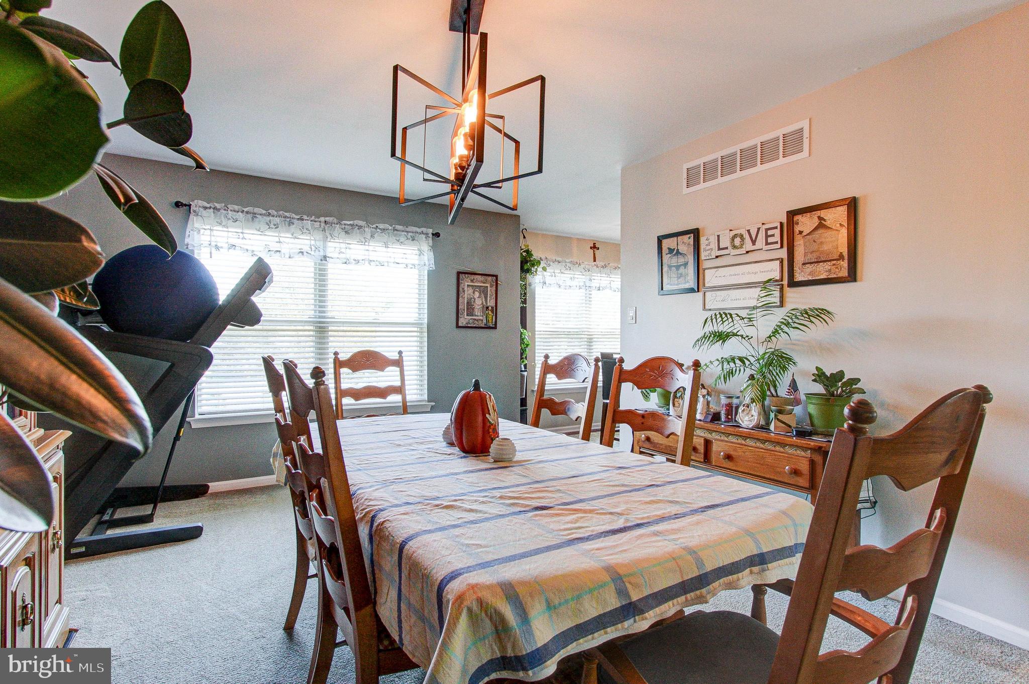 CABIN RUN ESTS - Residential