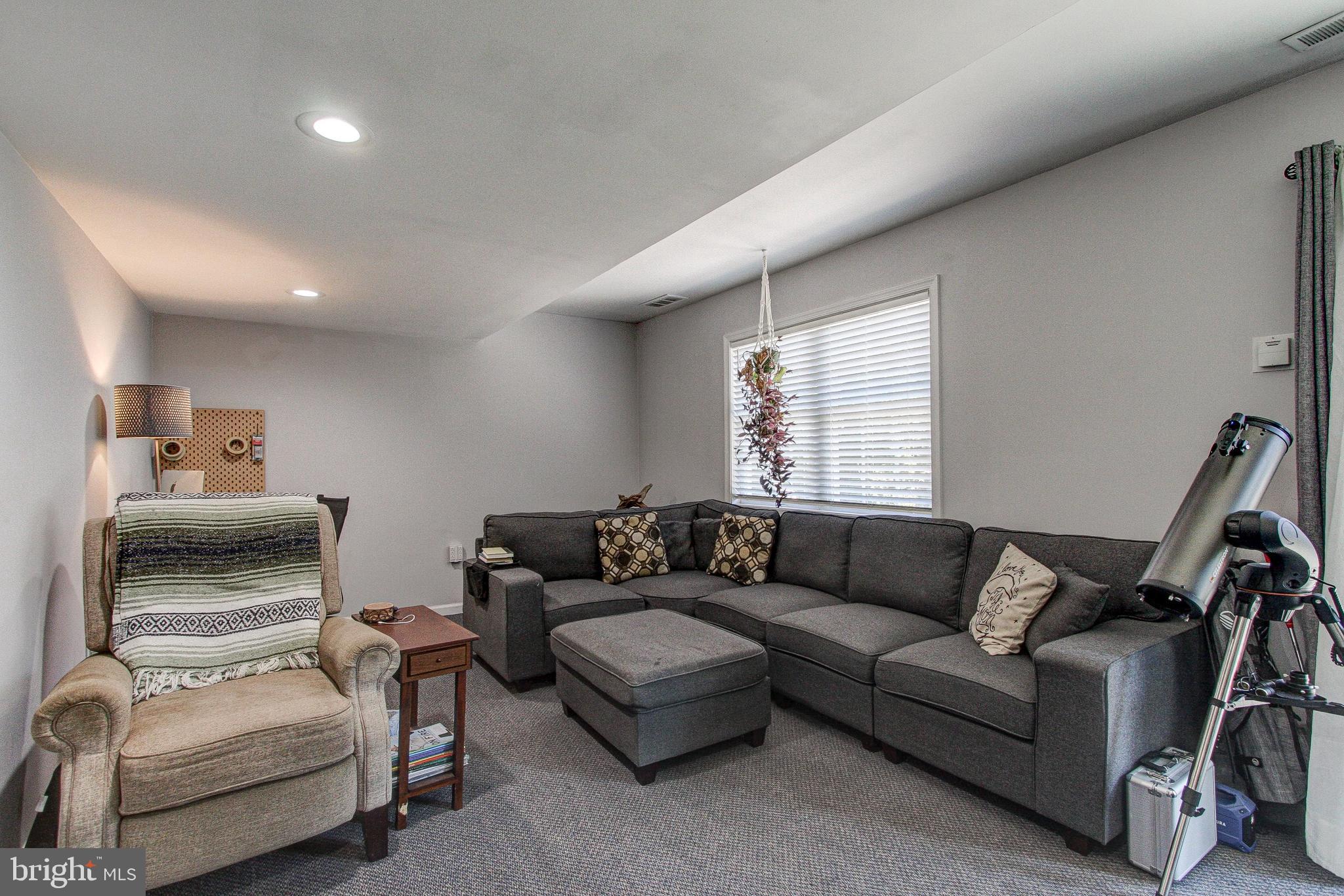 CABIN RUN ESTS - Residential