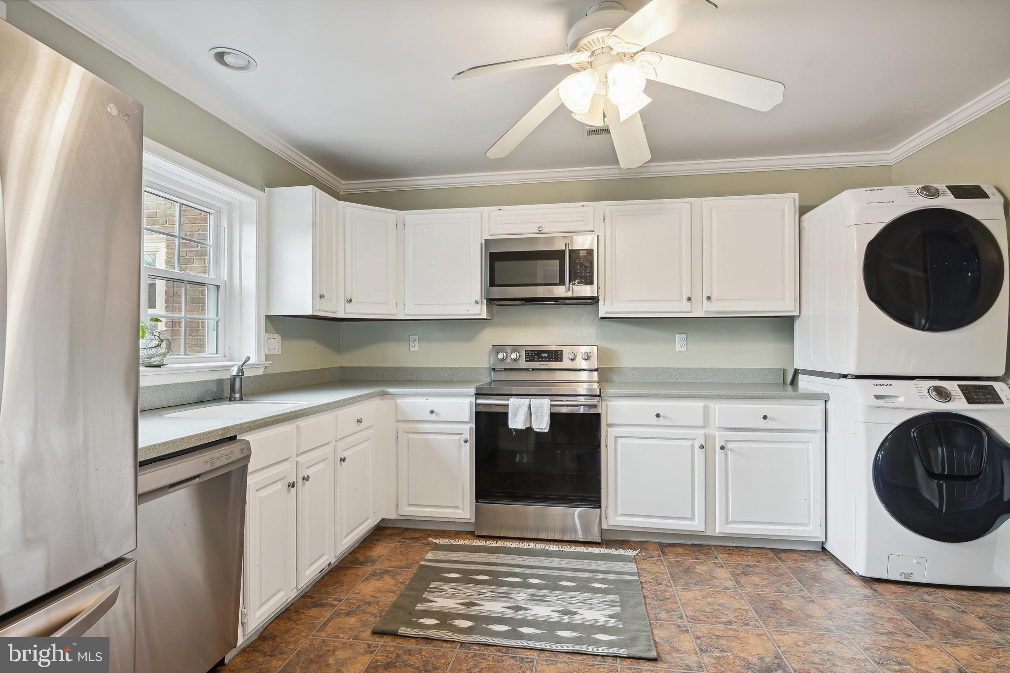 KENWOOD FOREST - Residential Lease