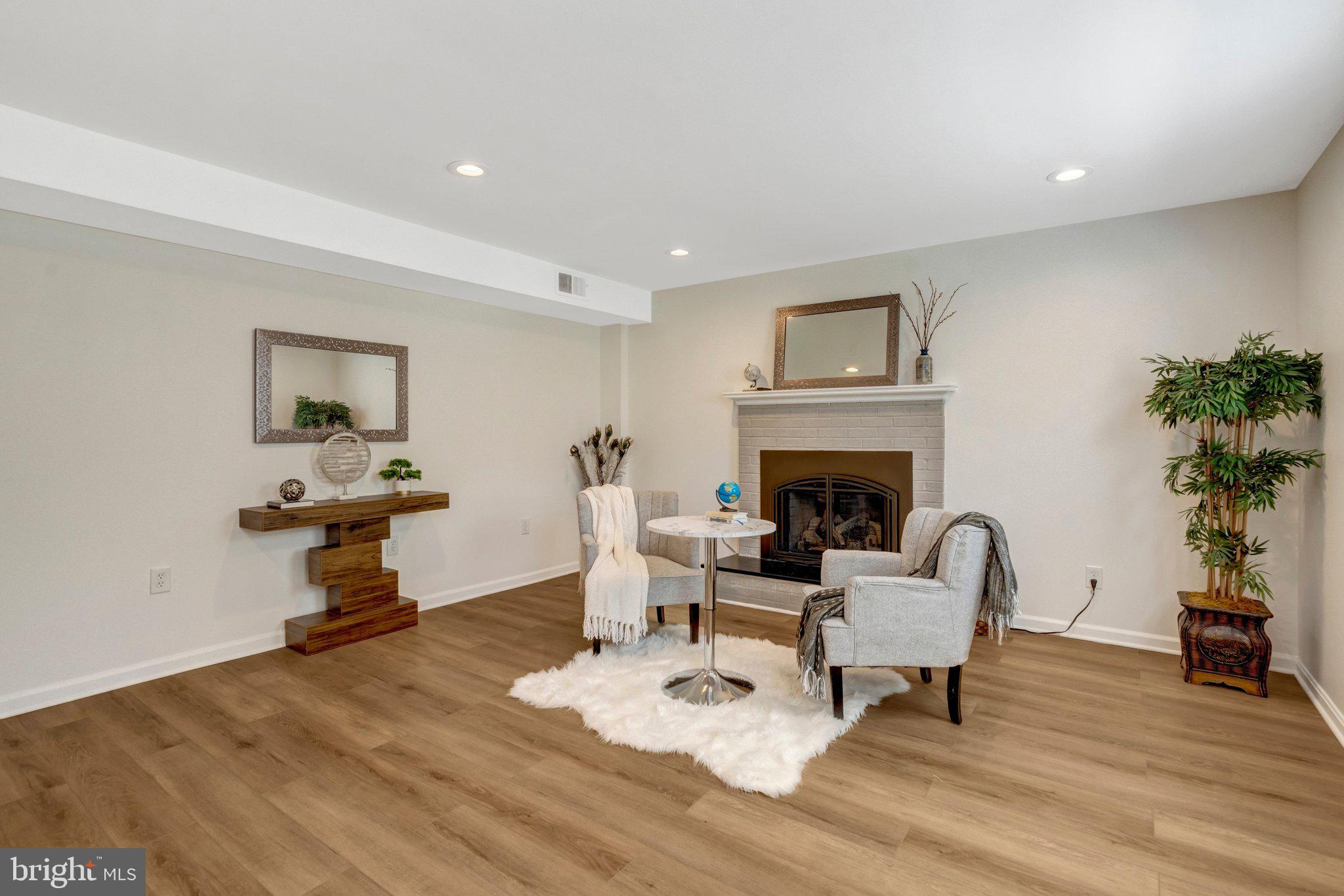 WILLOW WOODS - Residential