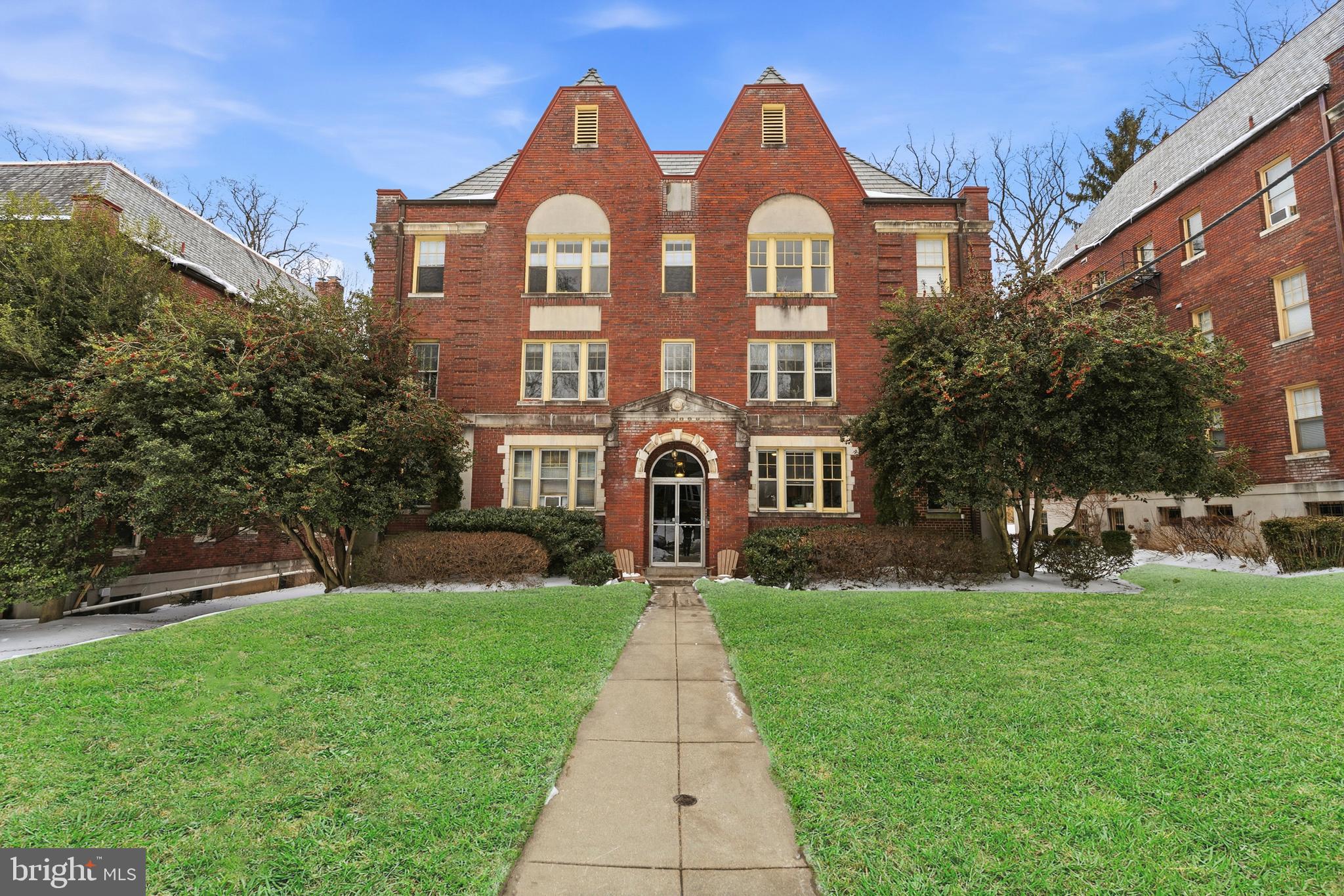 CLEVELAND PARK - Residential
