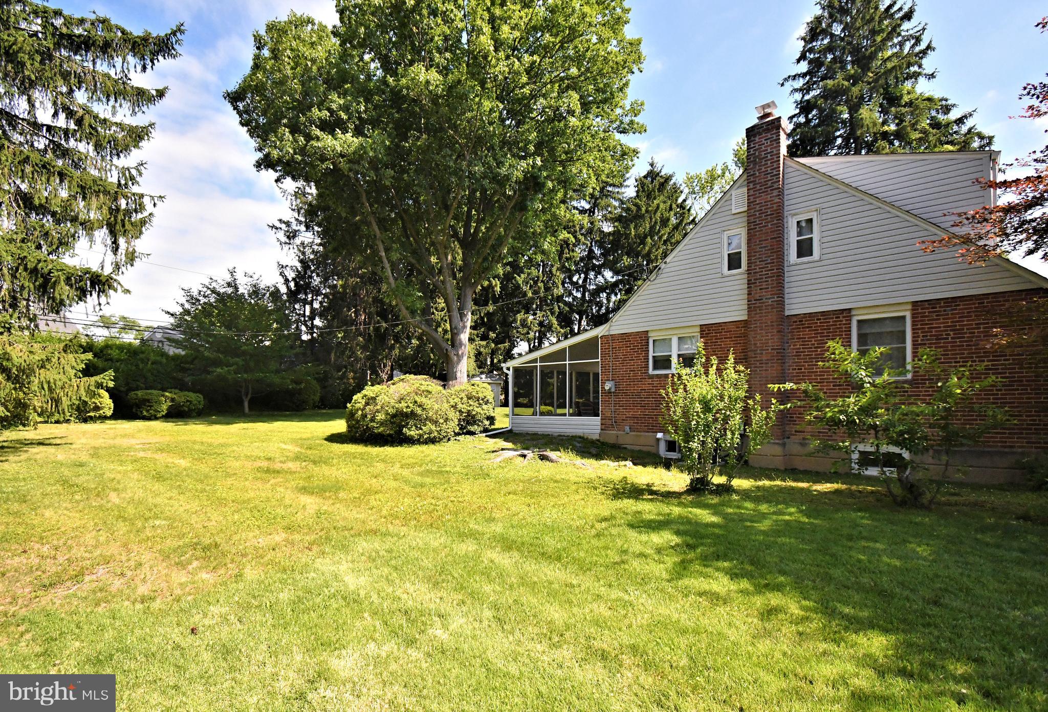 MORELAND MANOR - Residential