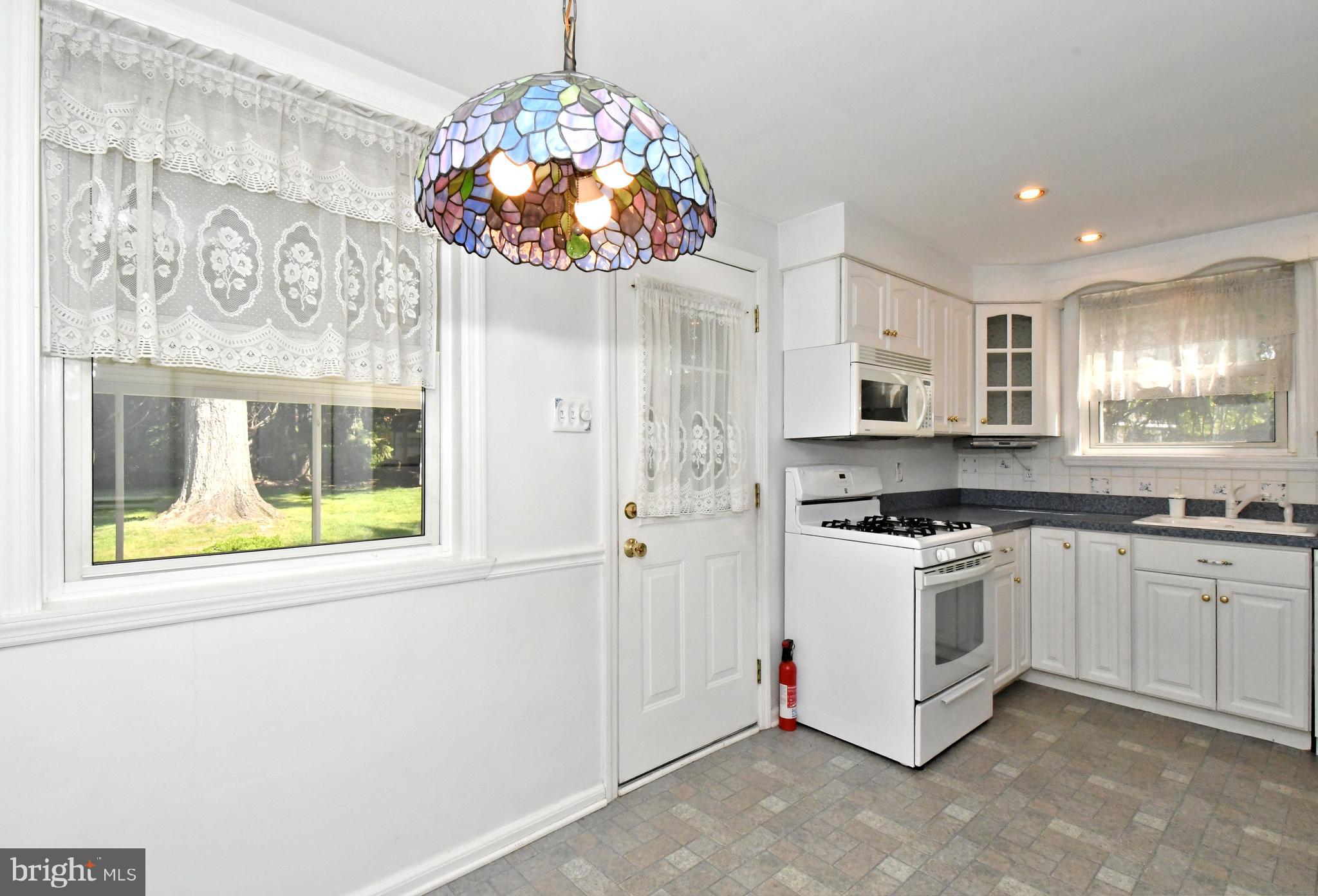 MORELAND MANOR - Residential