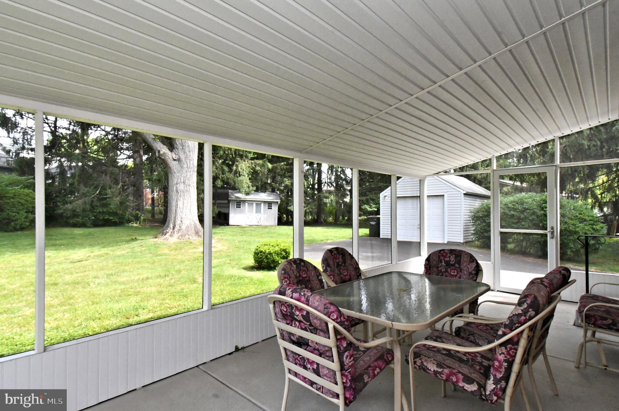 MORELAND MANOR - Residential