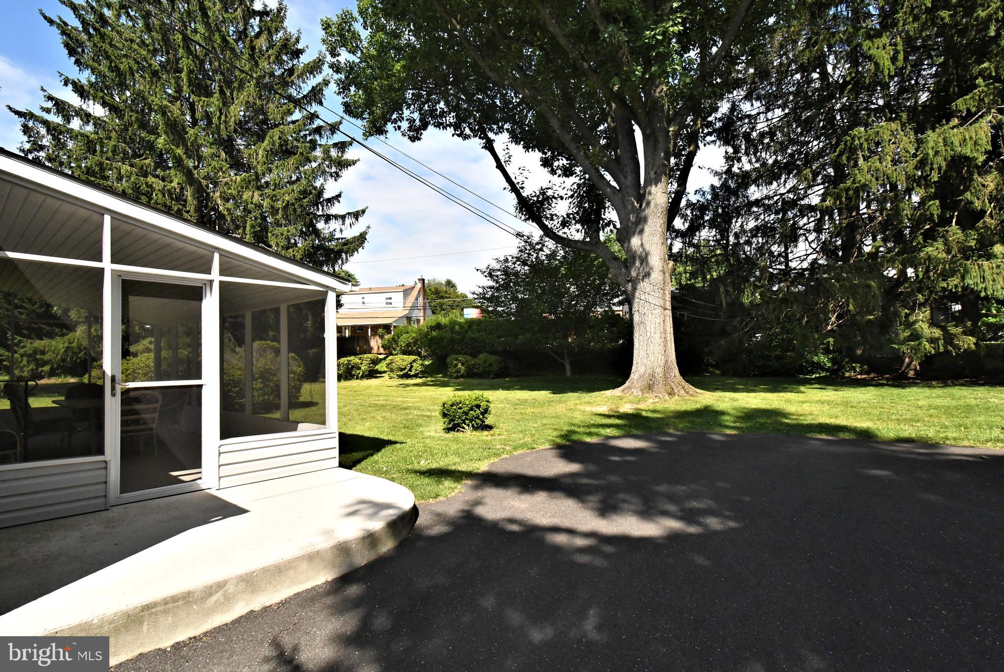 MORELAND MANOR - Residential