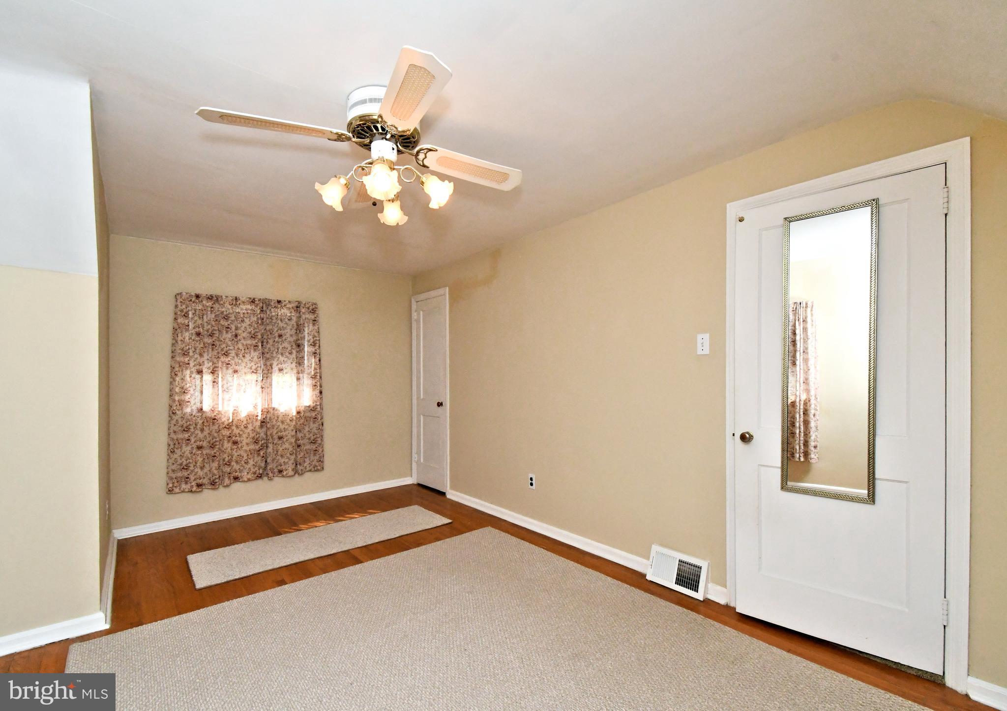 MORELAND MANOR - Residential