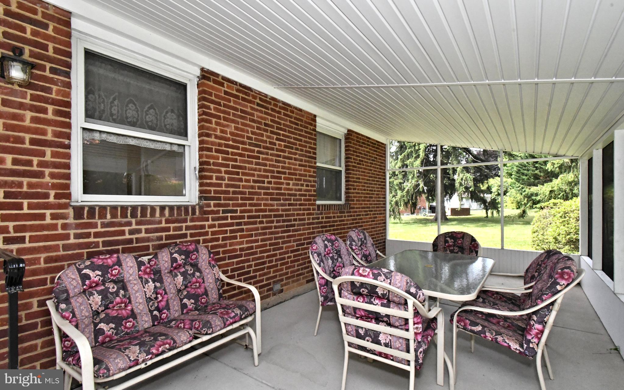 MORELAND MANOR - Residential