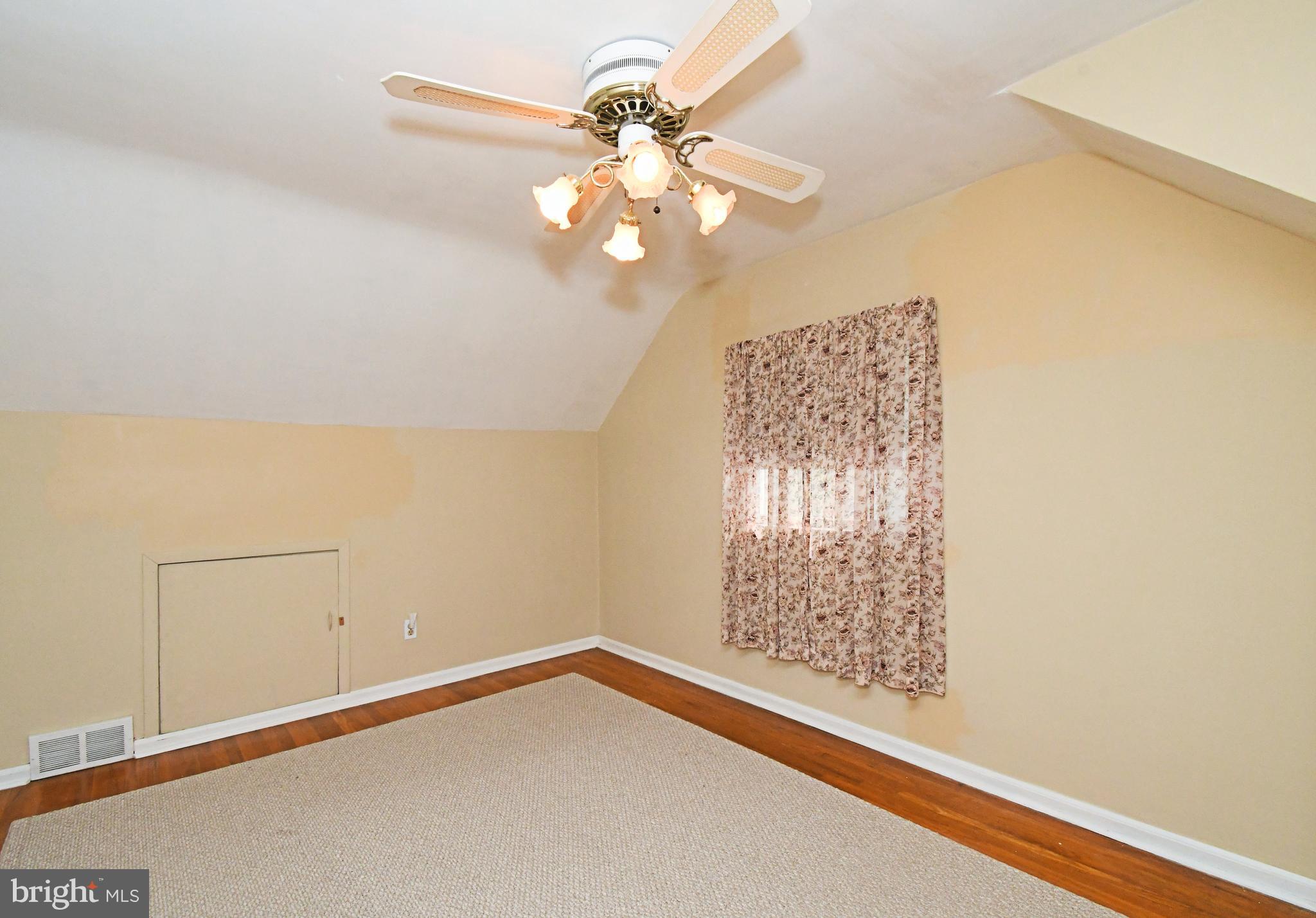 MORELAND MANOR - Residential