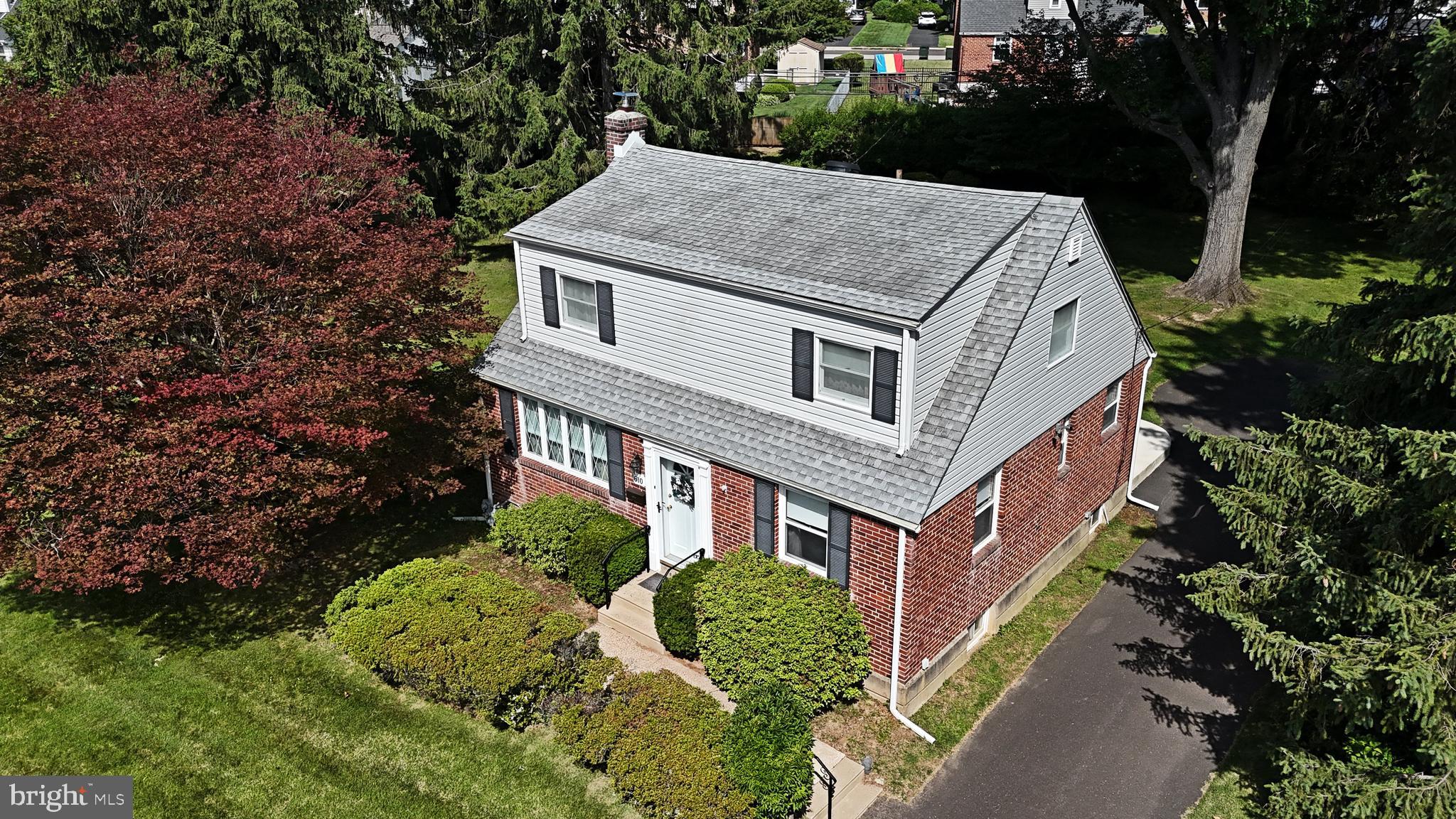 MORELAND MANOR - Residential