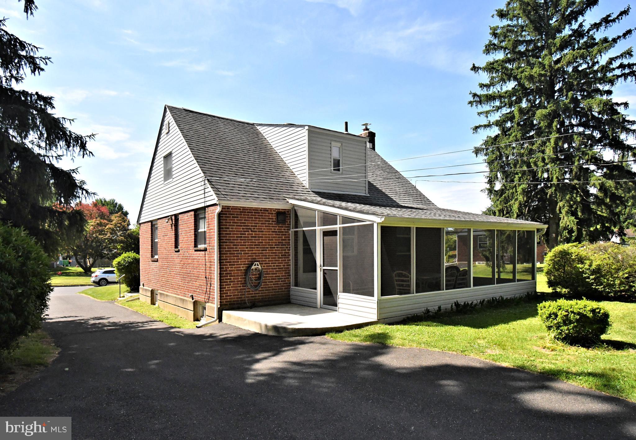 MORELAND MANOR - Residential
