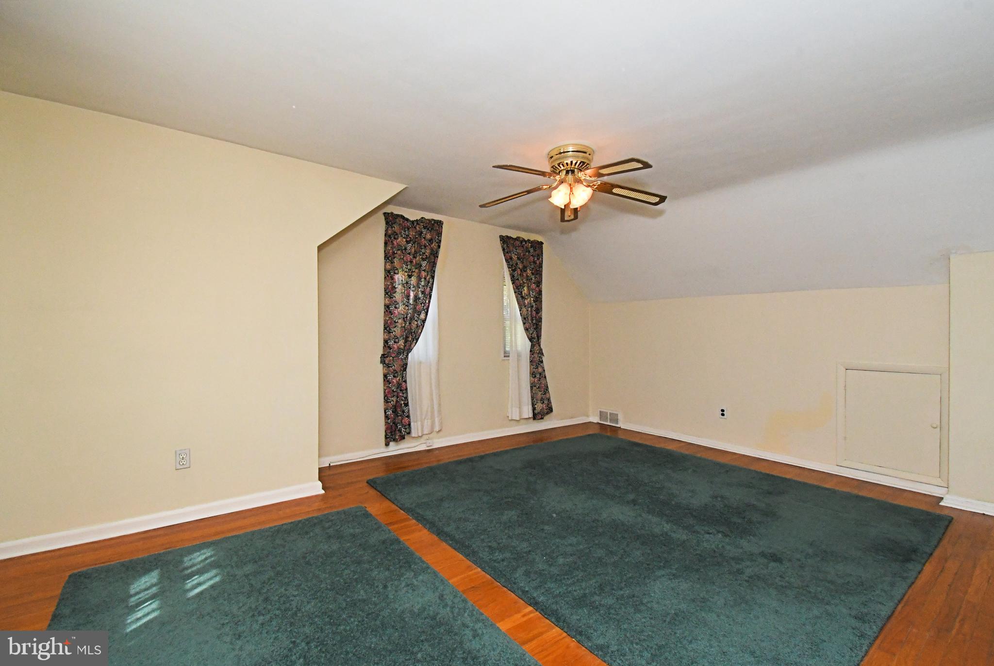 MORELAND MANOR - Residential