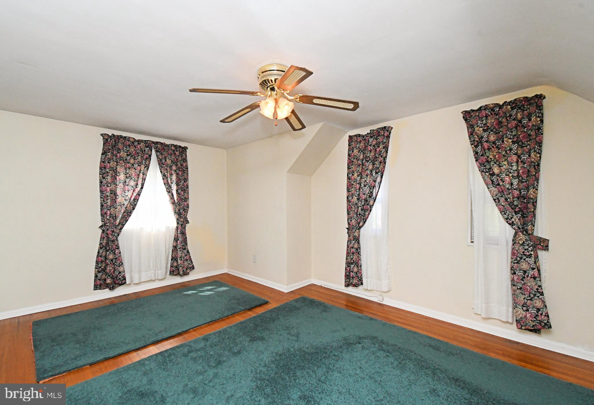 MORELAND MANOR - Residential