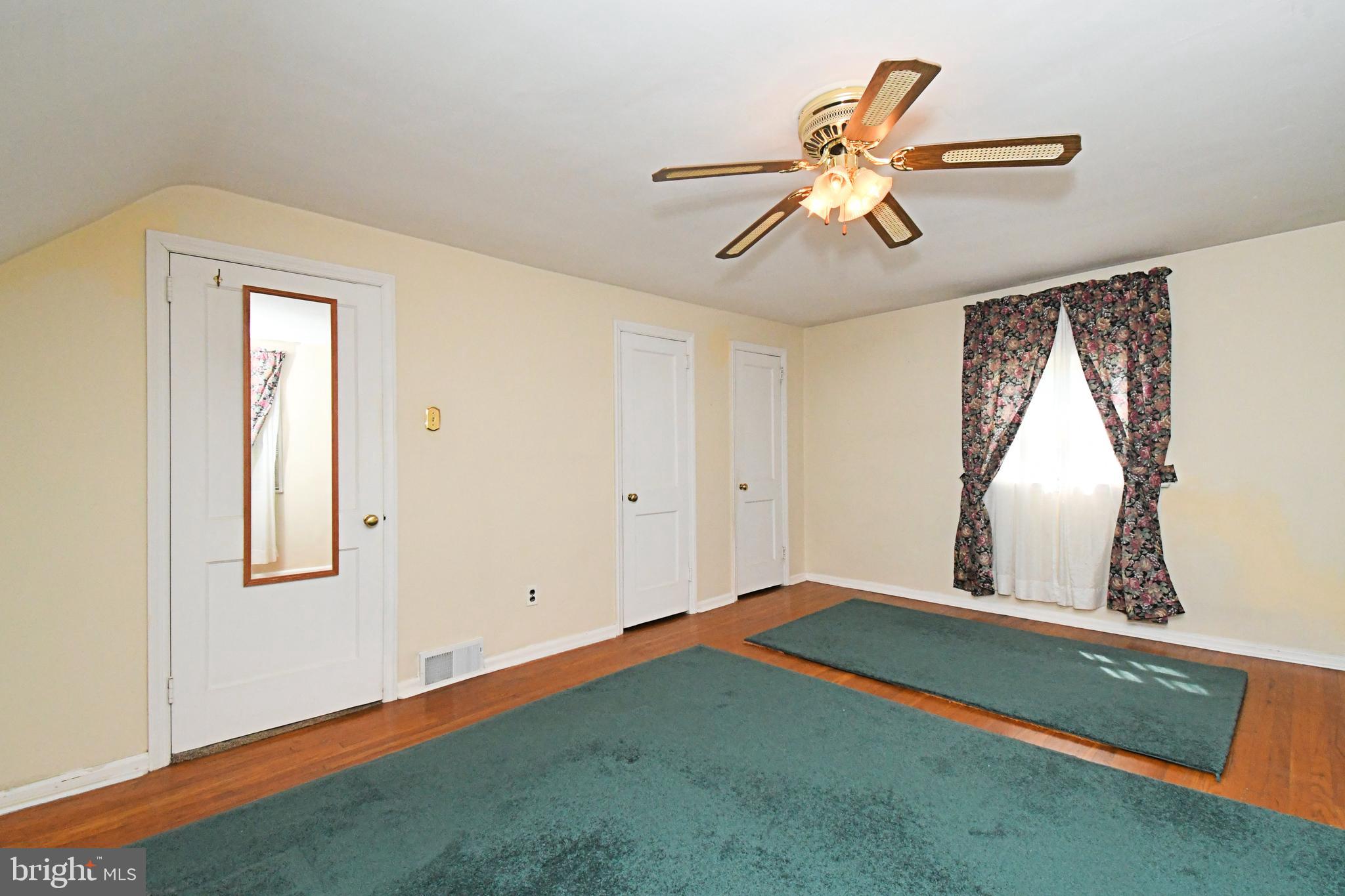 MORELAND MANOR - Residential