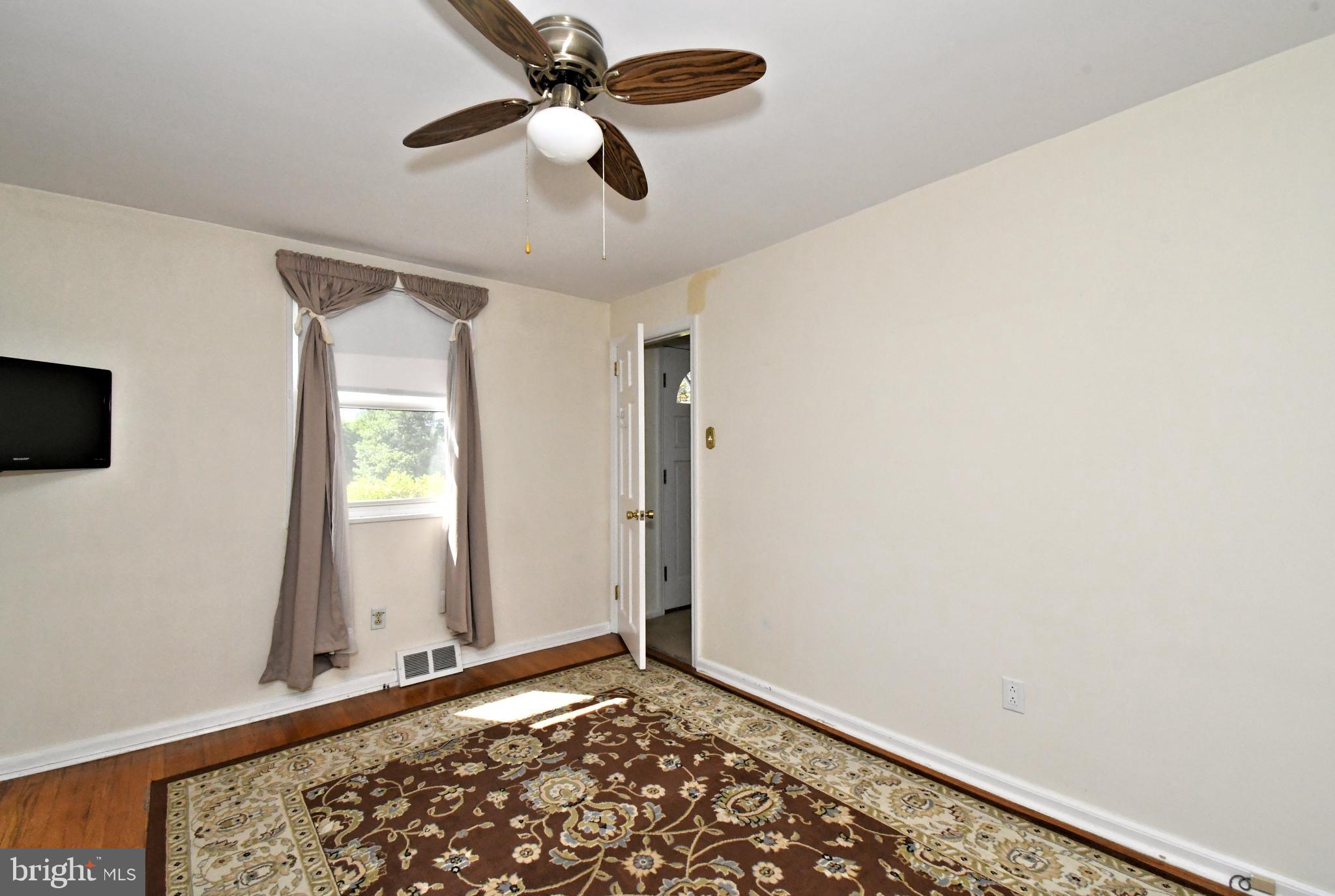 MORELAND MANOR - Residential