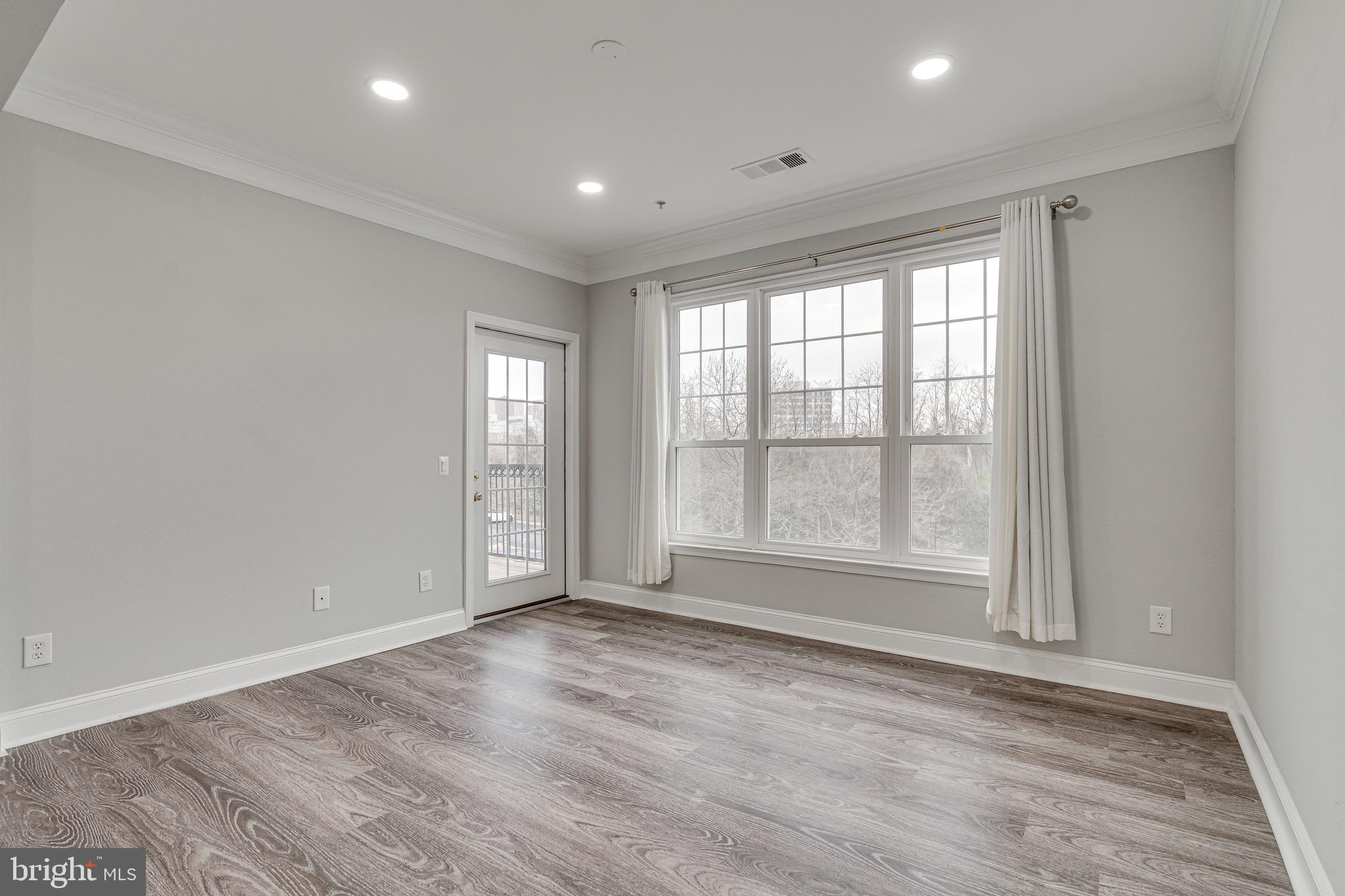 GATES OF MCLEAN - Residential Lease