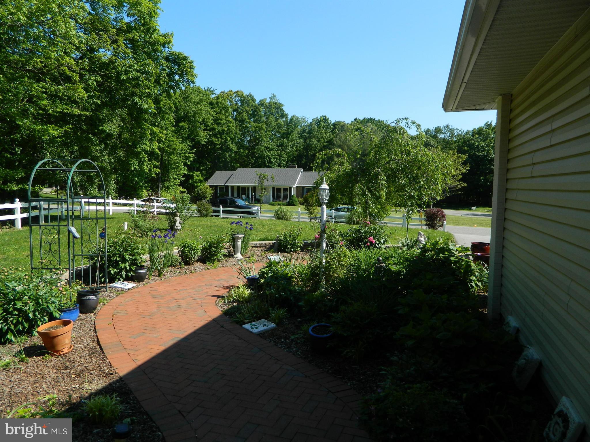 BRETON BAY ESTATES - Residential