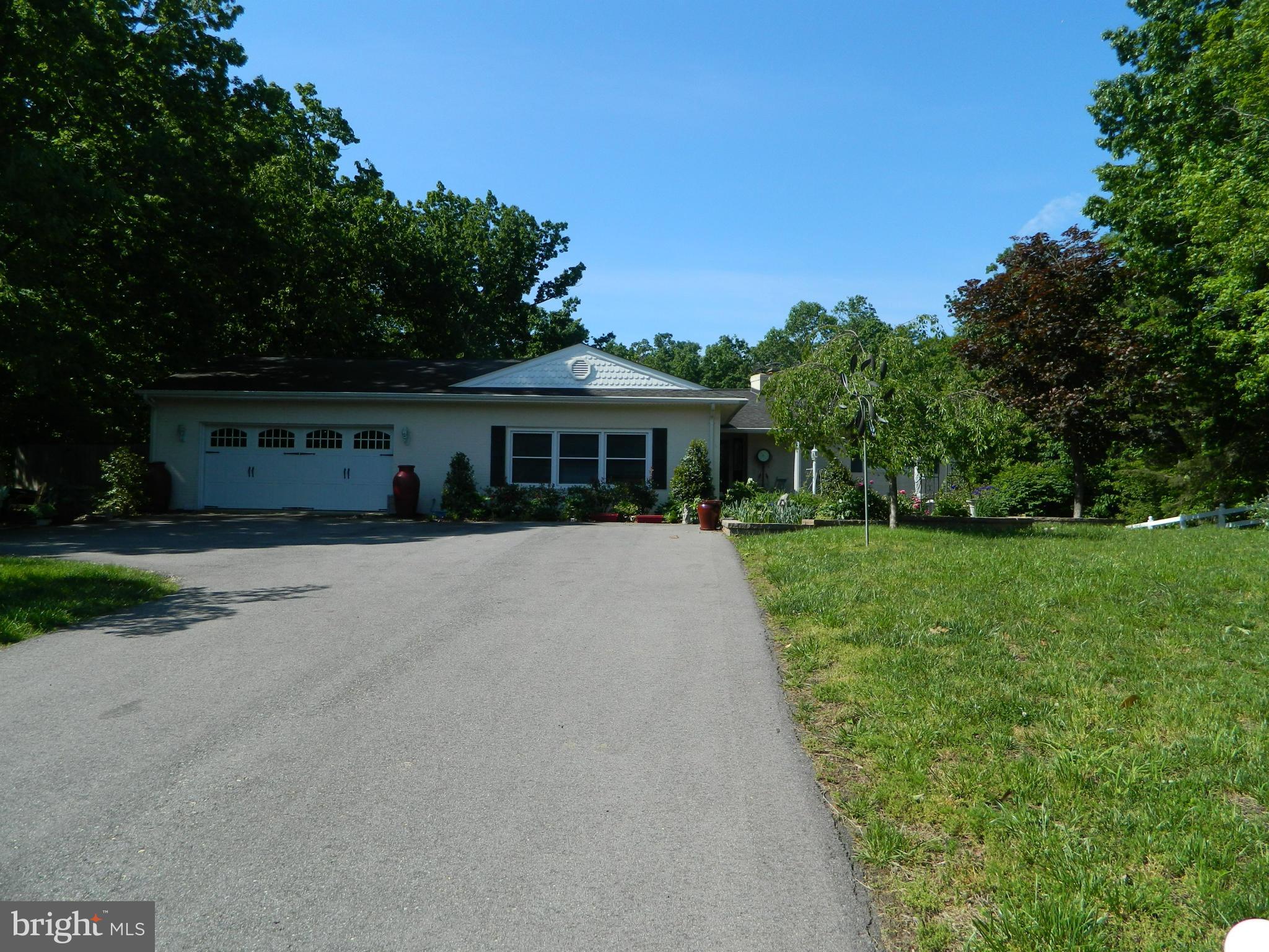 BRETON BAY ESTATES - Residential