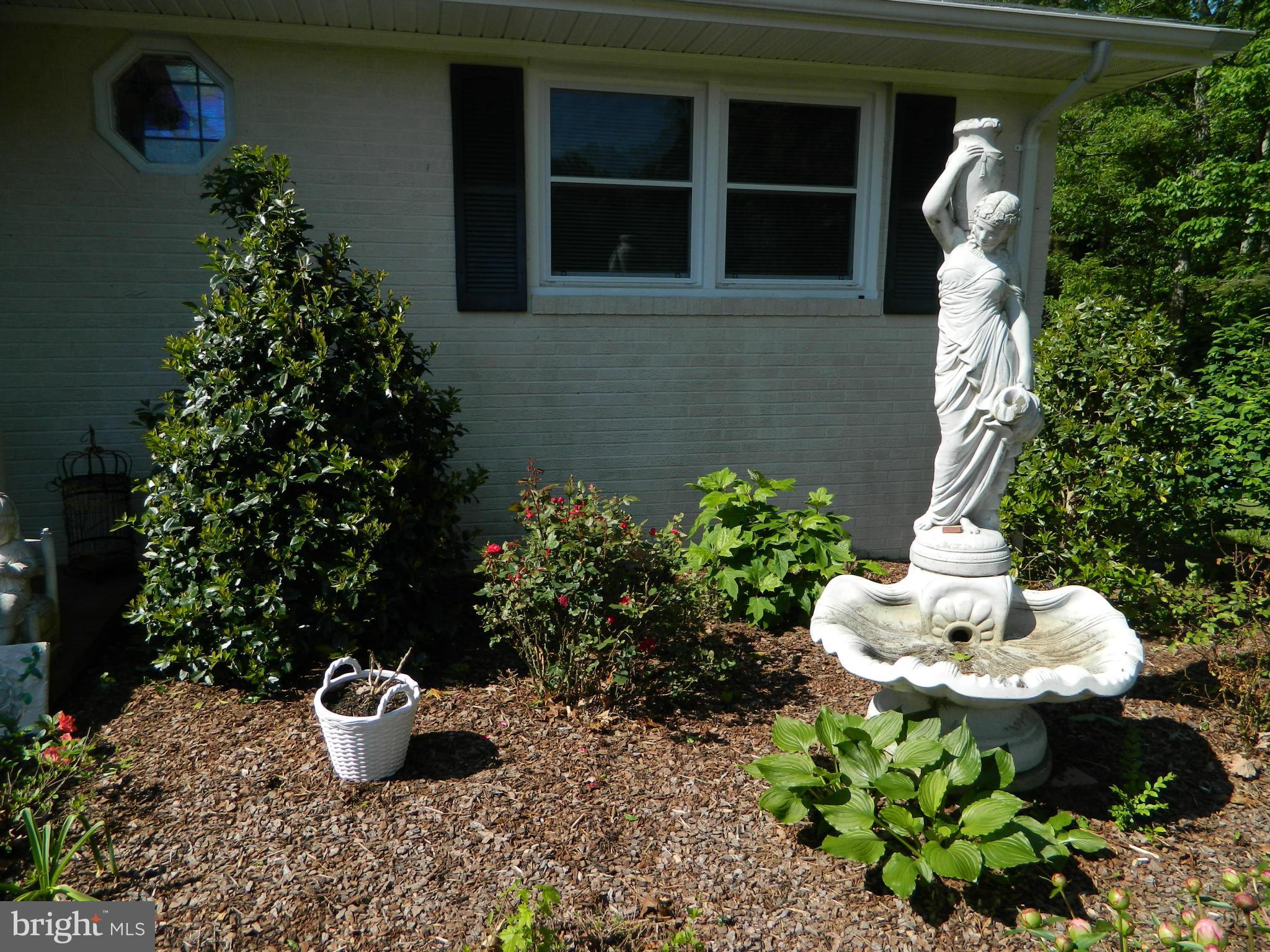 BRETON BAY ESTATES - Residential