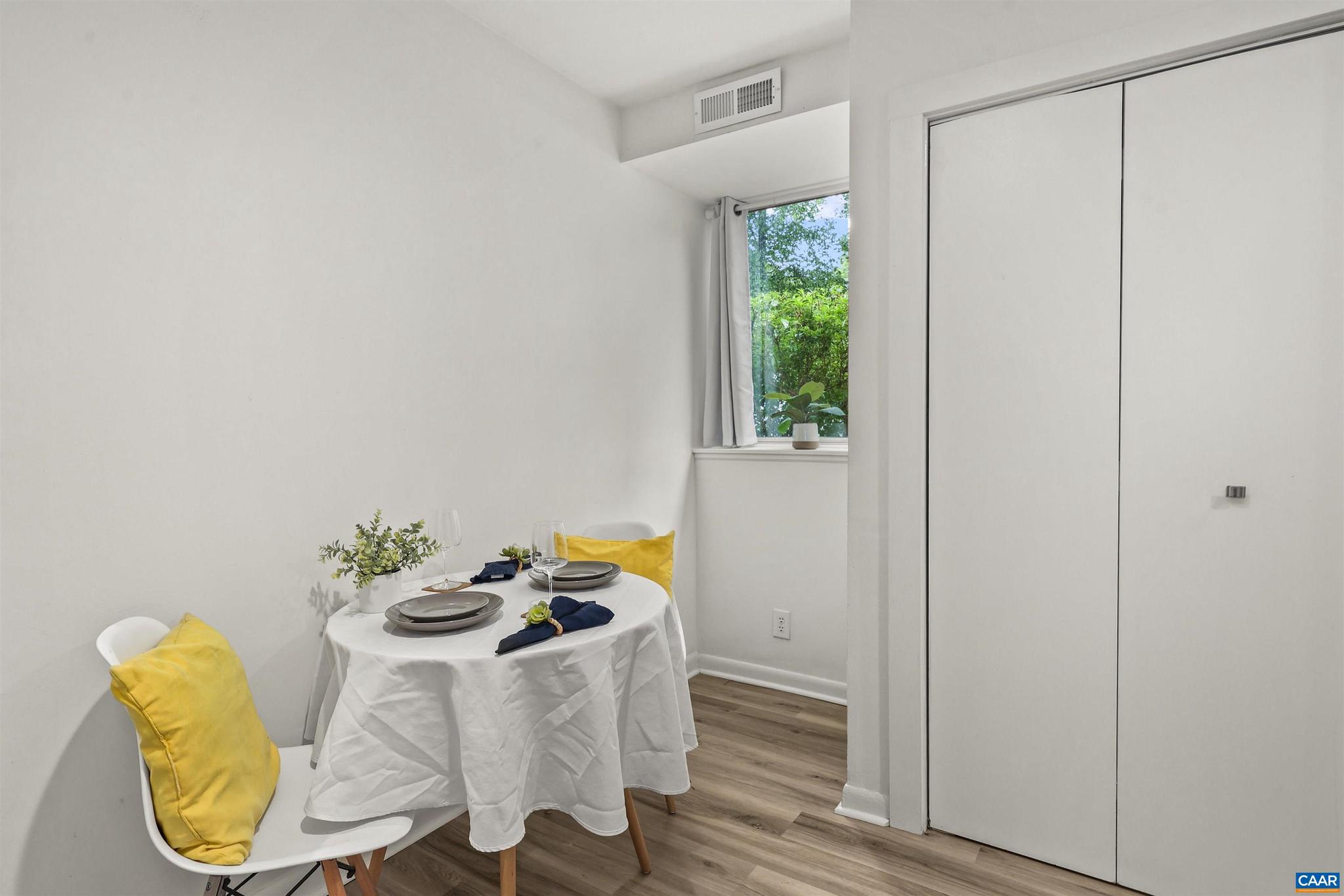 CEDARS COURT - Residential