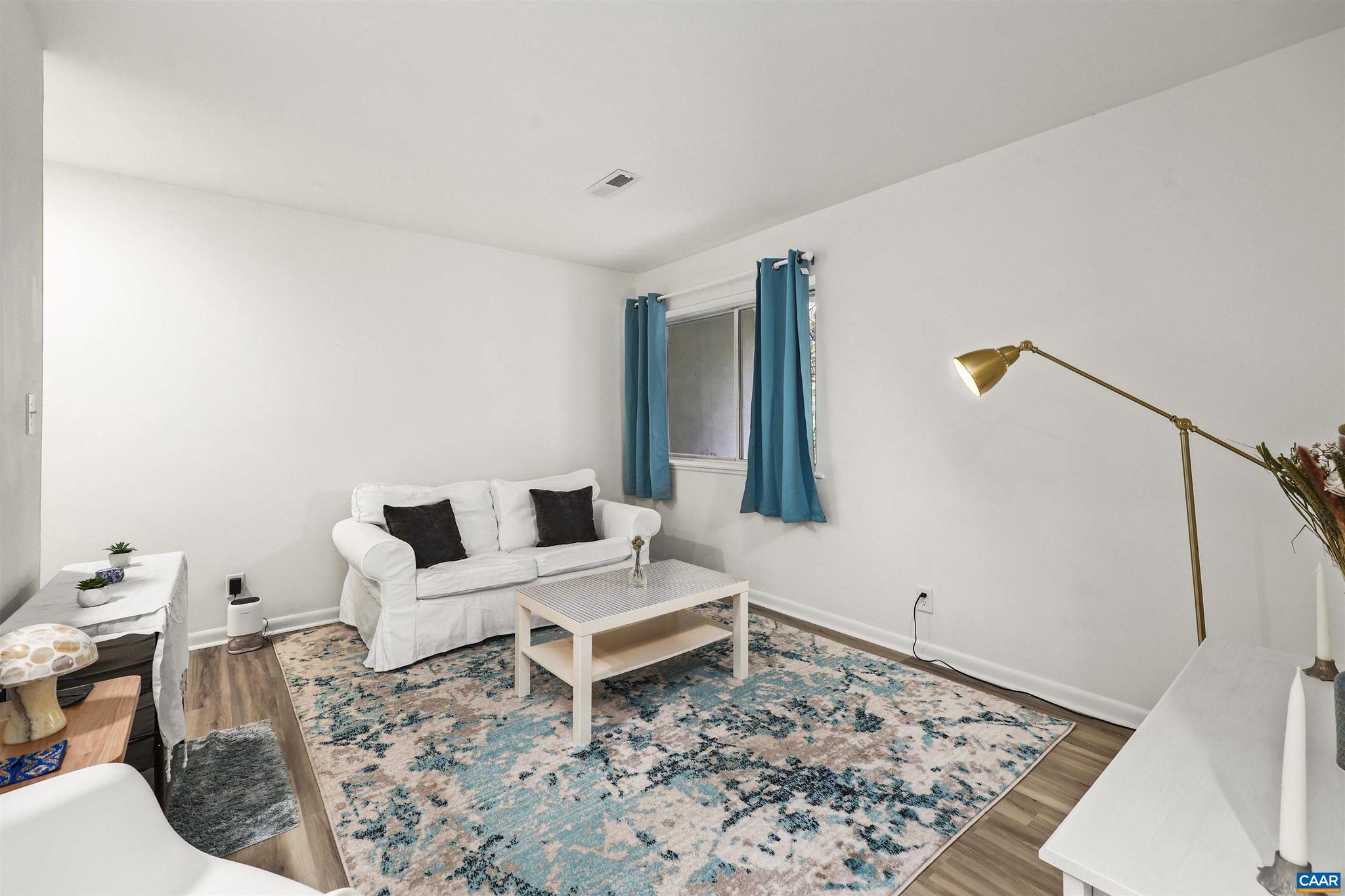 CEDARS COURT - Residential