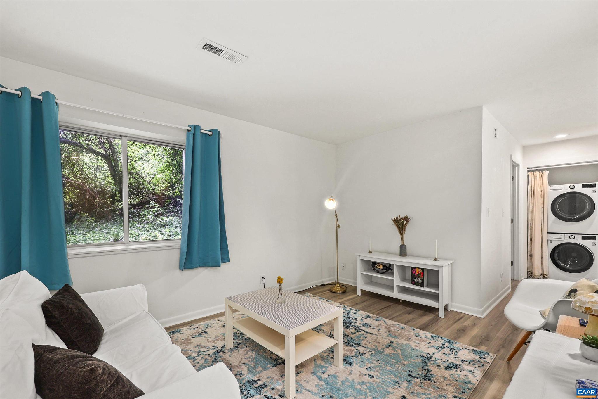 CEDARS COURT - Residential