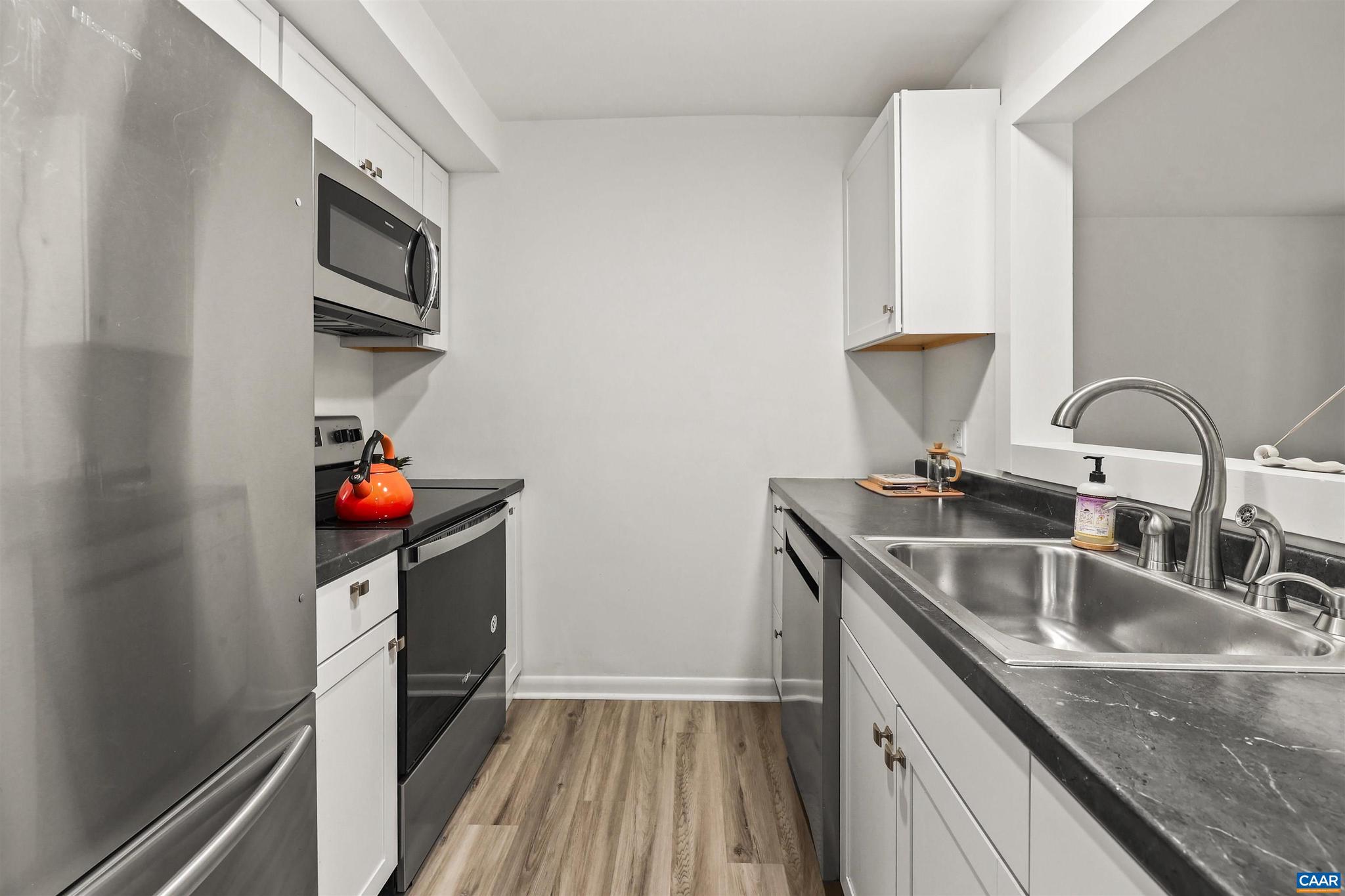CEDARS COURT - Residential