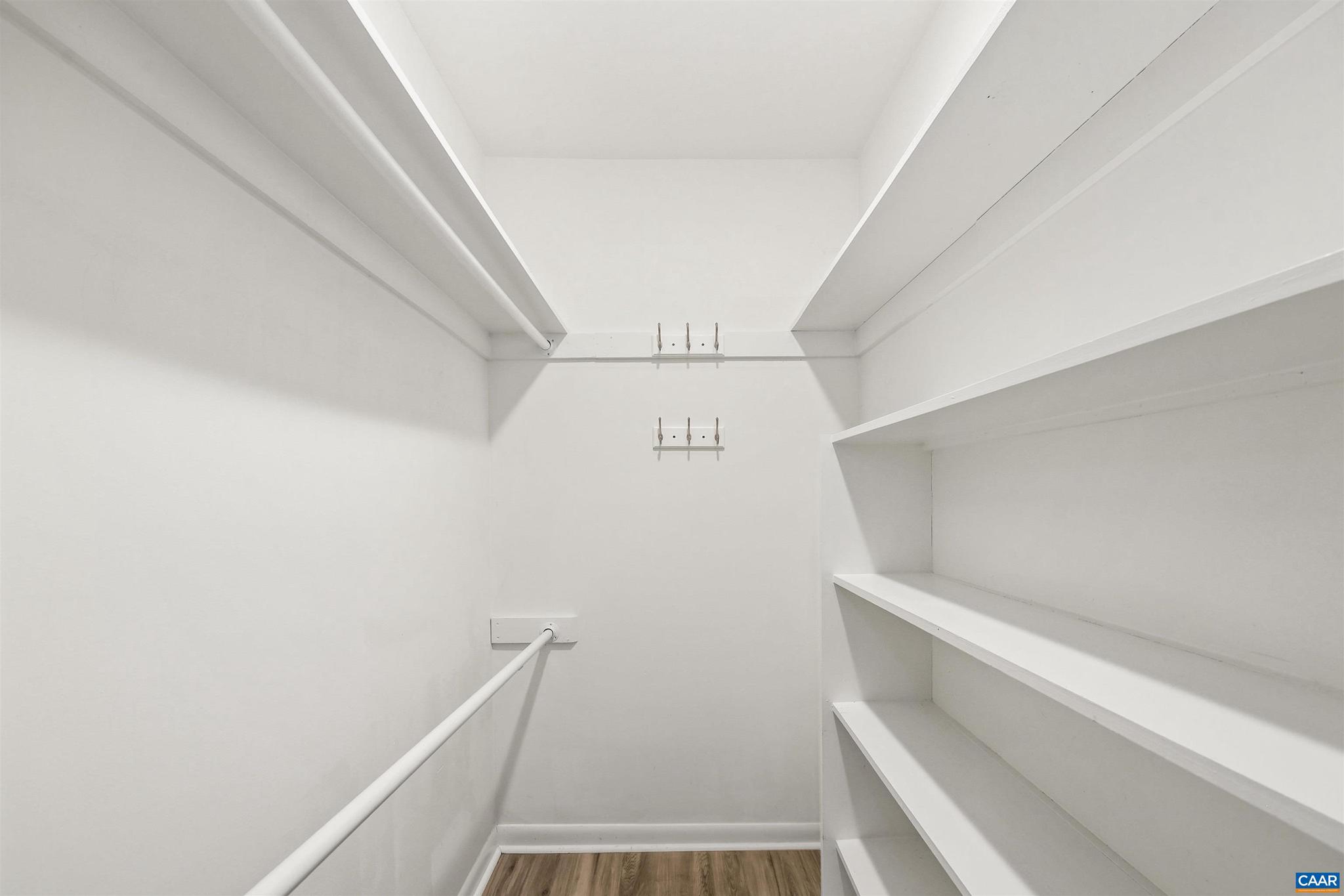 CEDARS COURT - Residential