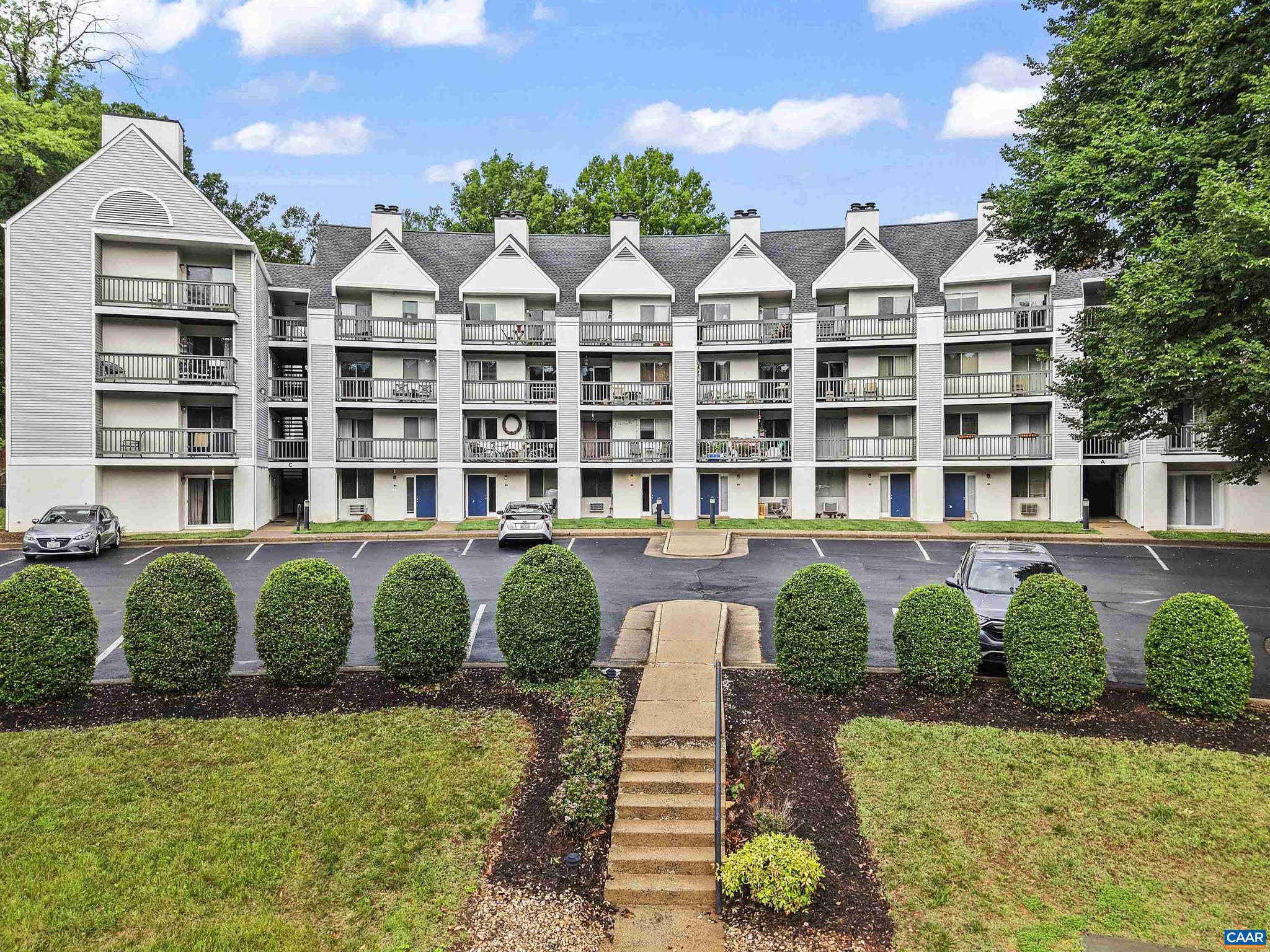 CEDARS COURT - Residential