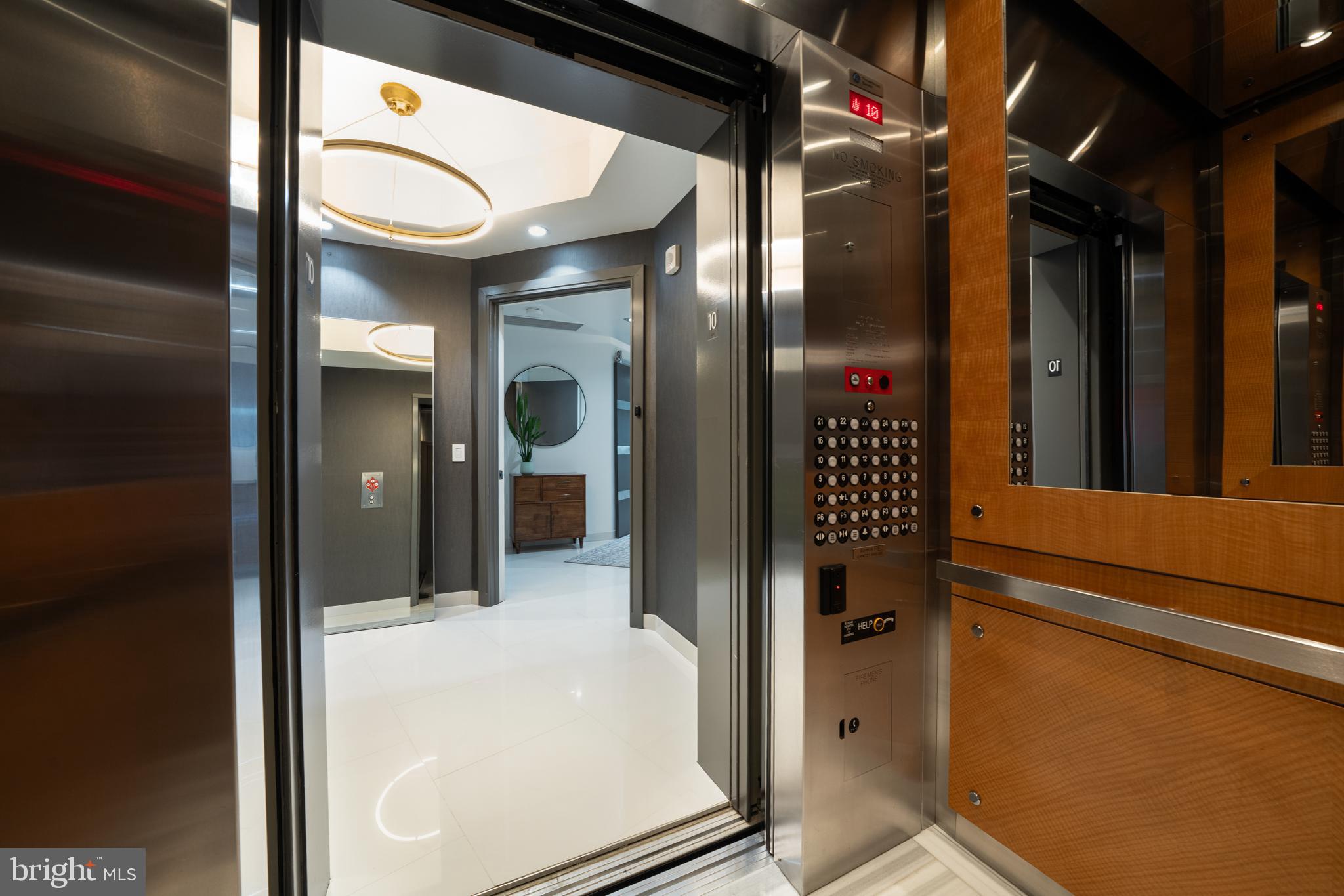 TURNBERRY TOWER - Residential