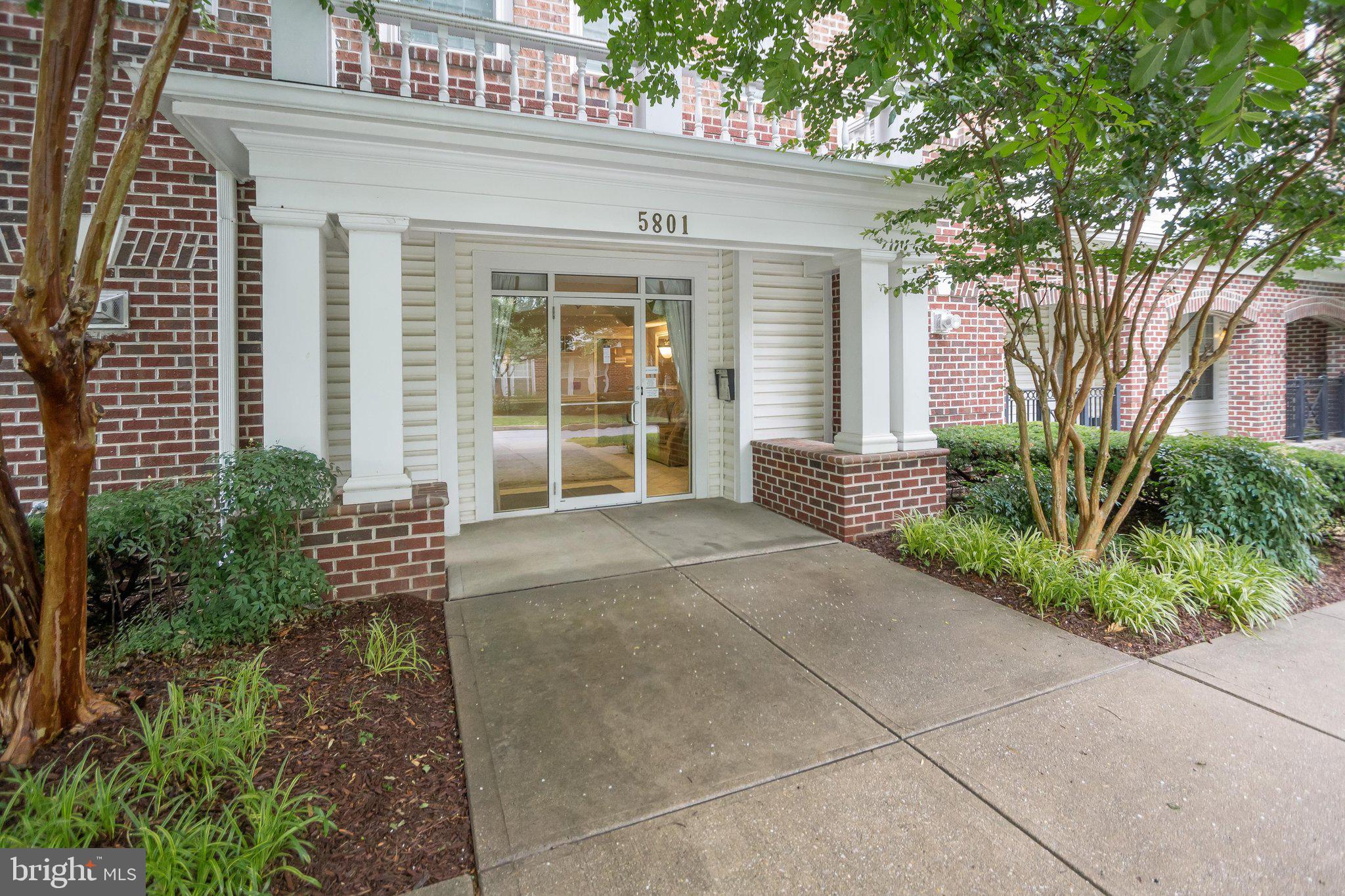 RIVER HILL - Residential
