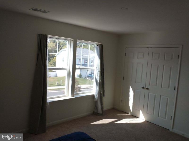 MOUNTAIN BROOK ESTATES - Residential Lease