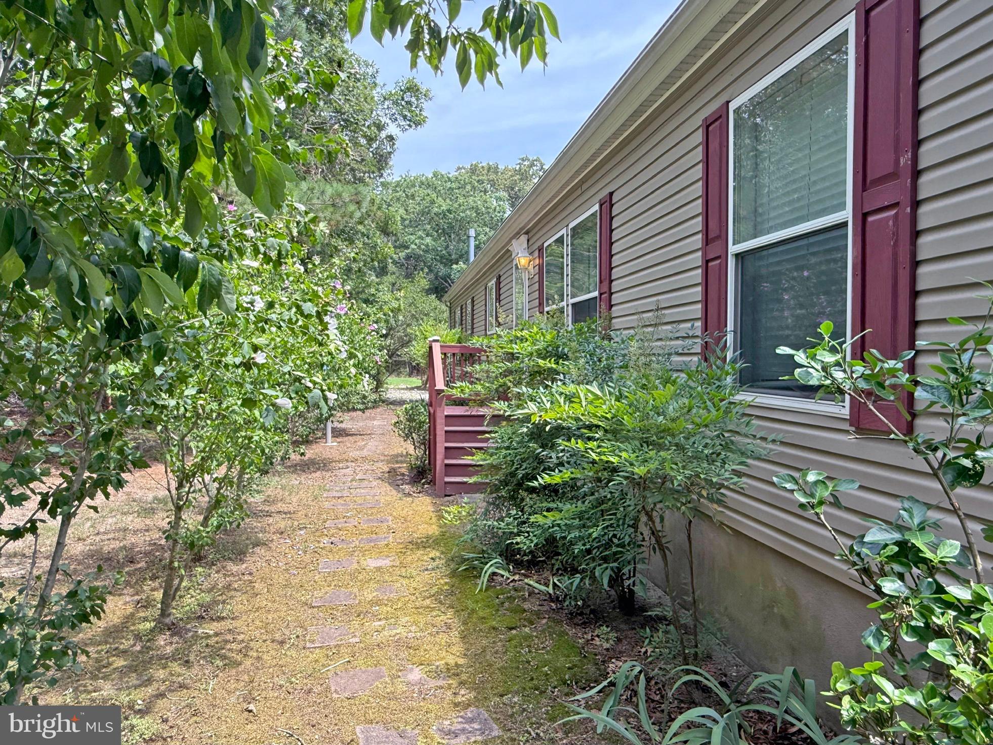 ANGOLA ESTATES - Residential